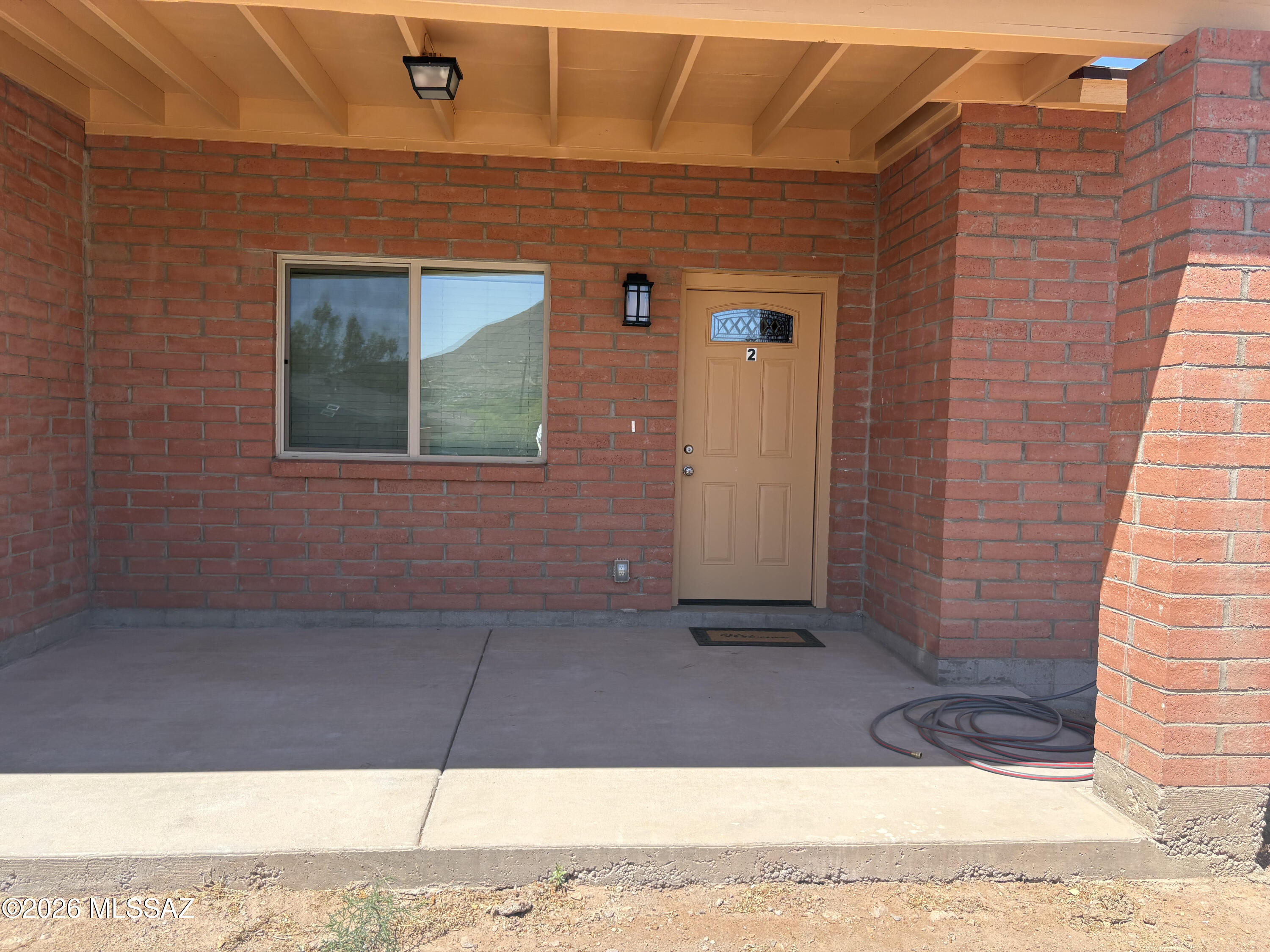 Brand New Duplex, never been lived in 
Open floor plan with kitchen fully equipped with Refrigerator, Range and Micro hood
laundry closet with washer and dryer 
All windows have blinds
Unit # 1 and Unit # 2 each with their separate 
parking, back yard all walled in
Each unit rents for 1650.00 a month