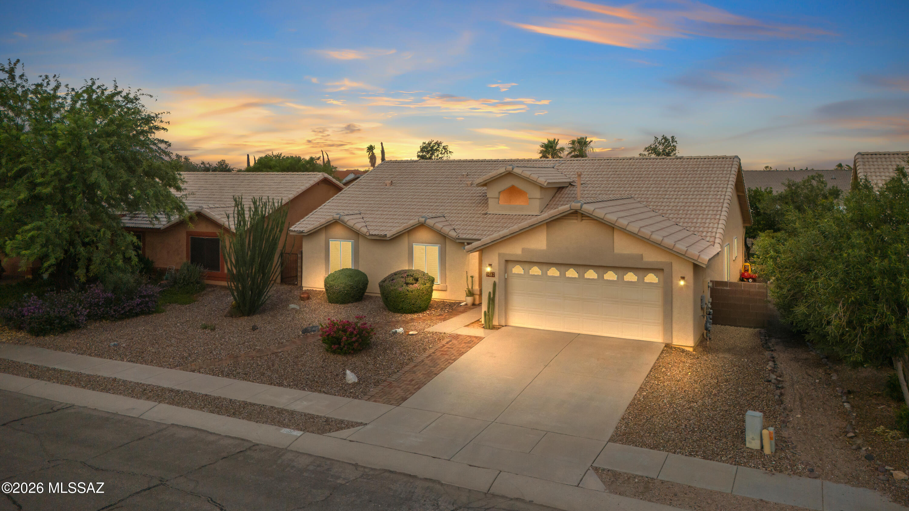 Elliott Homes At Rita Ranch (1-521) - Residential