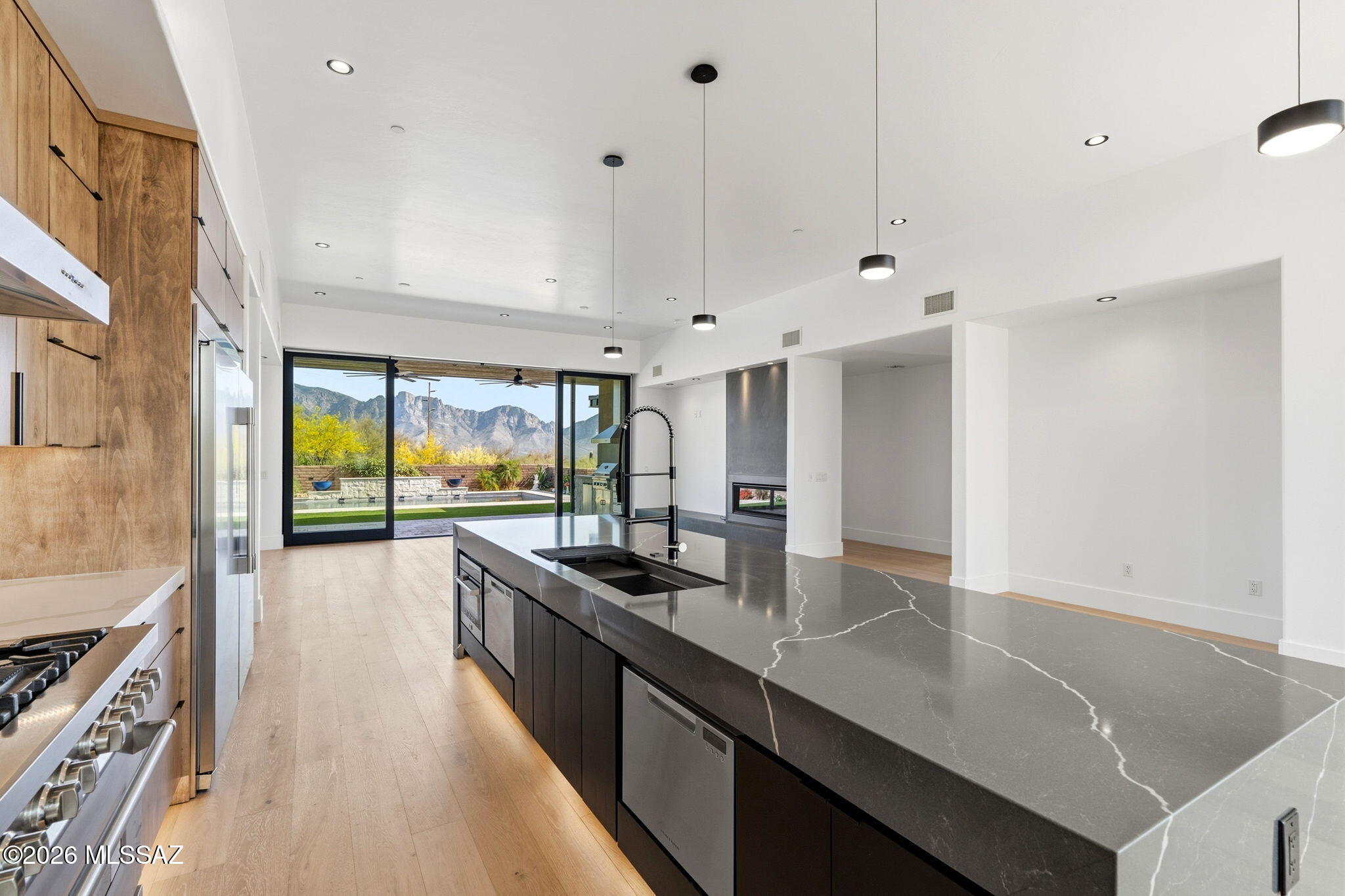 Honey Bee Ridge(The Estates At) - Residential