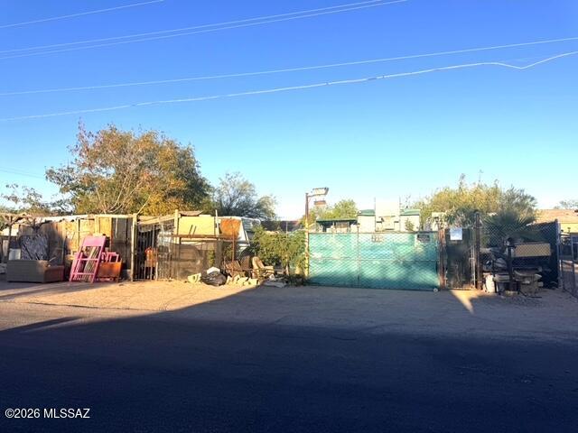 Los Ranchitos - Residential