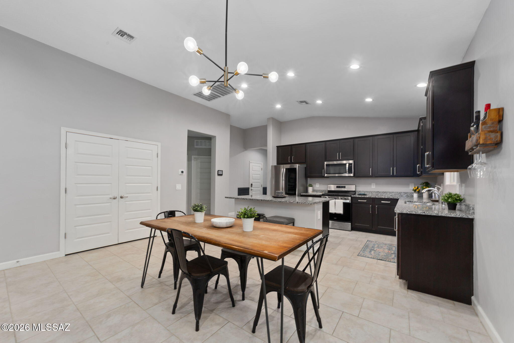 Saguaro Bloom 7B - Residential