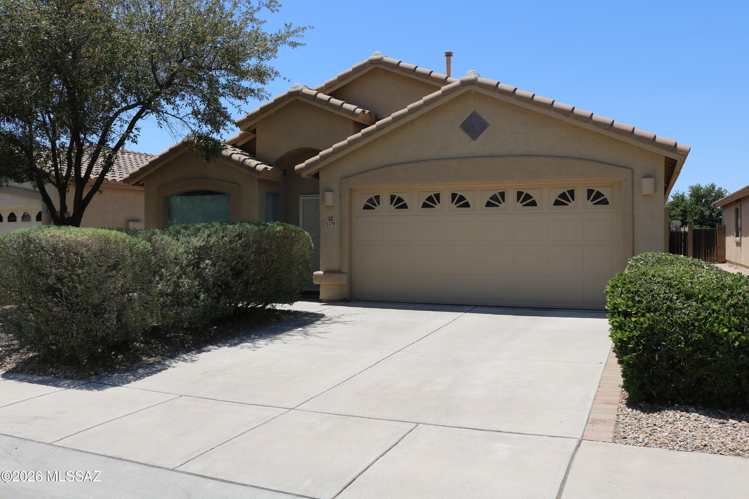 Lovely, updated 4 bedroom, 2 bath home in desirable Villages IV At Dove Mountain.  Vaulted ceilings, fresh paint and new carpet, granite counter tops and newer appliances make this a ''Must See'' home.  Nearby park with pickleball and tennis courts. dog park, and large playground.