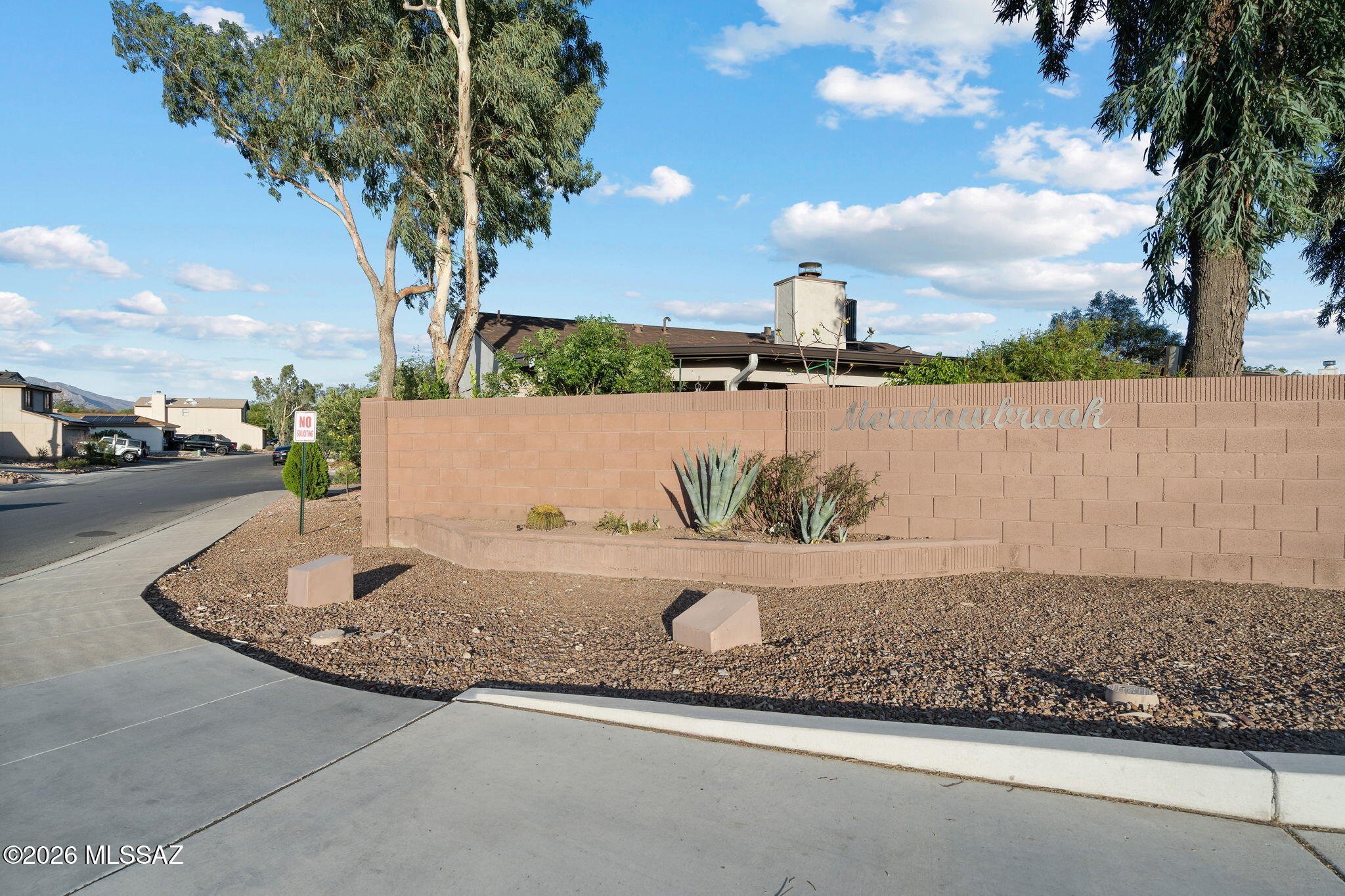Meadowbrook (270-272, 335-347, 404-409) - Residential