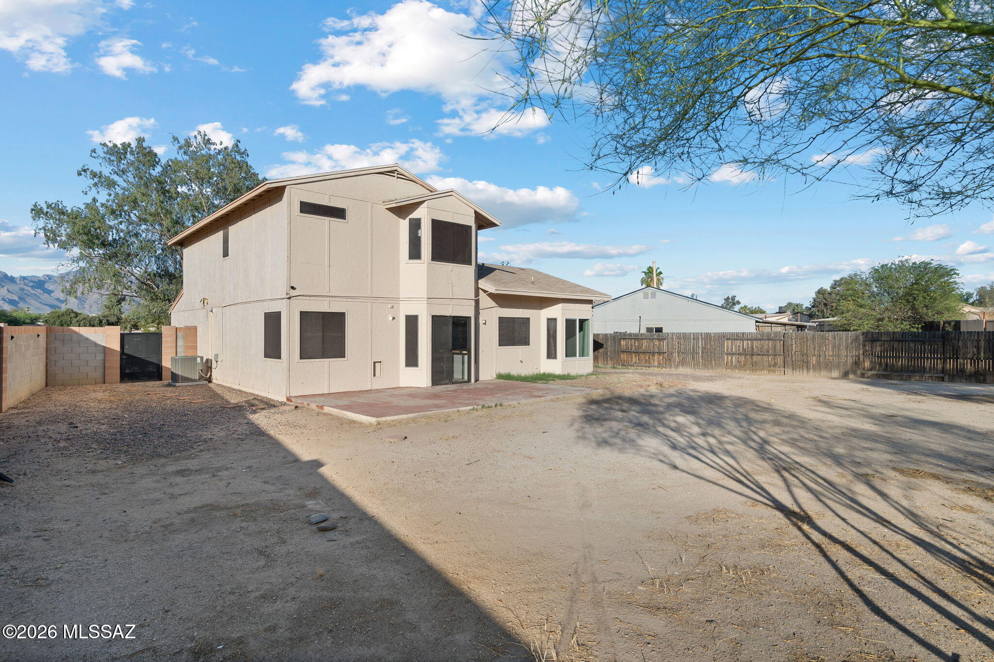 Meadowbrook (270-272, 335-347, 404-409) - Residential