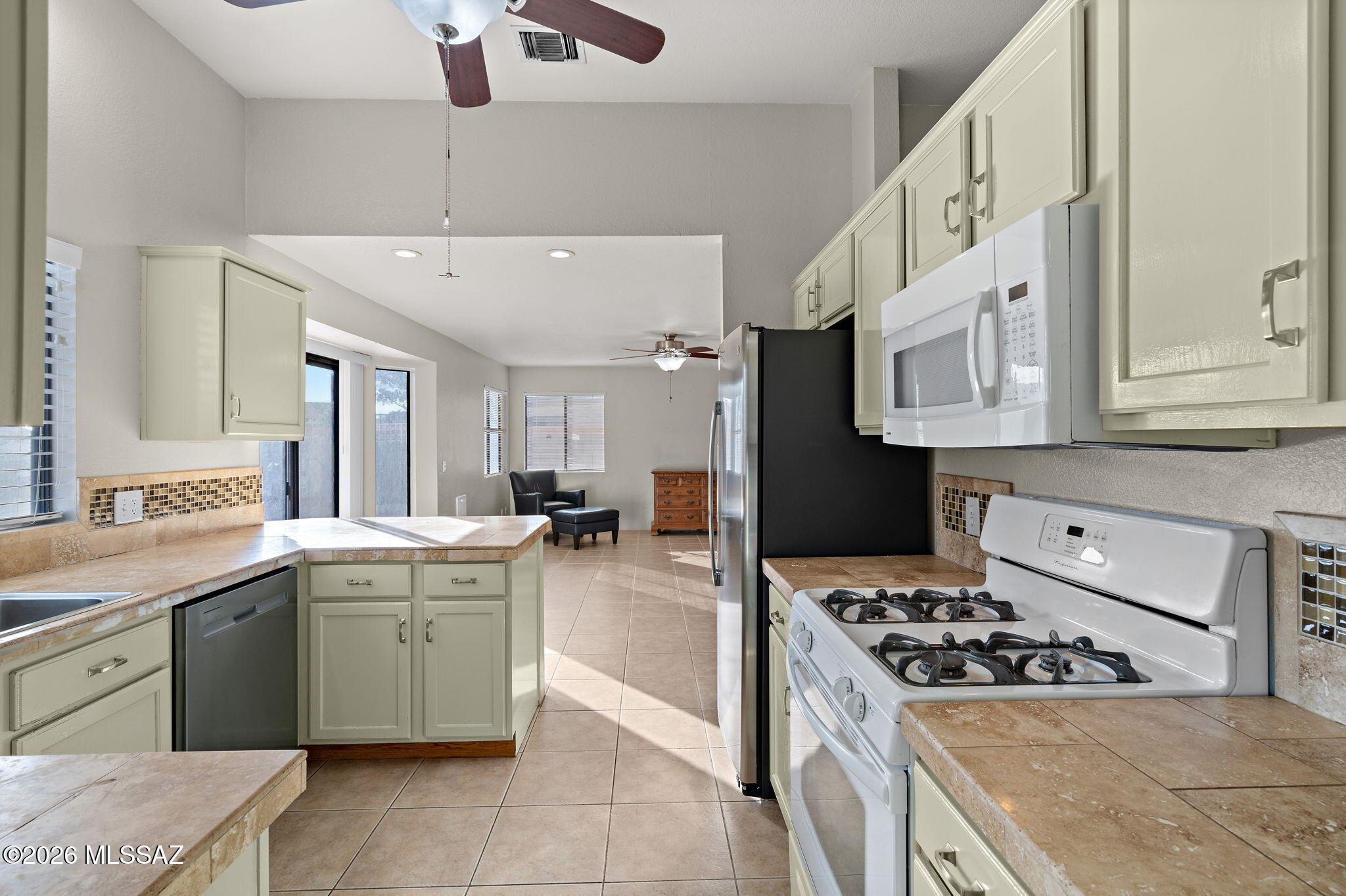 Meadowbrook (270-272, 335-347, 404-409) - Residential