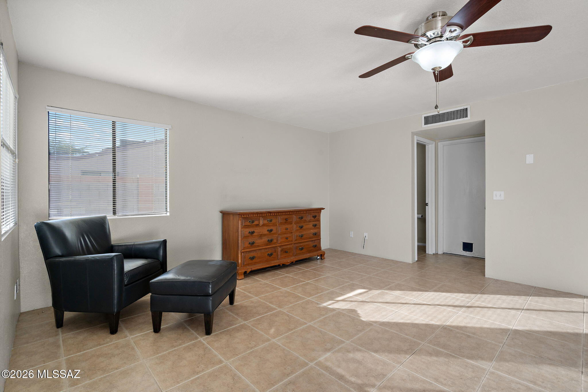 Meadowbrook (270-272, 335-347, 404-409) - Residential