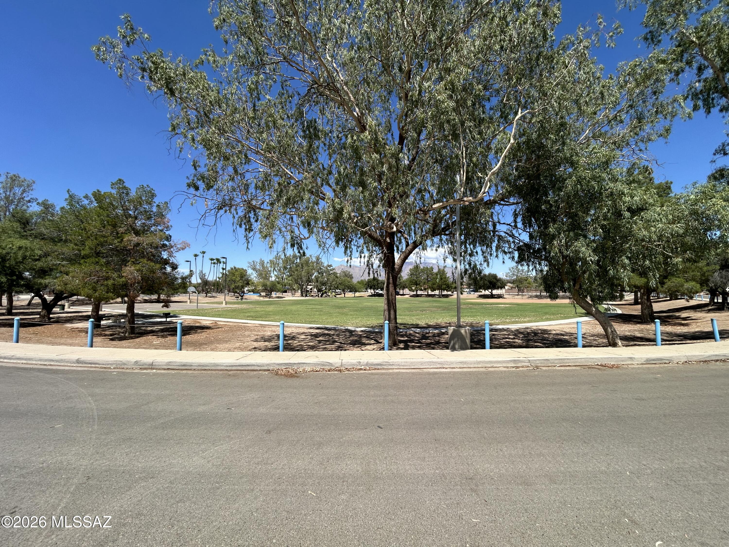 Meadowbrook (270-272, 335-347, 404-409) - Residential