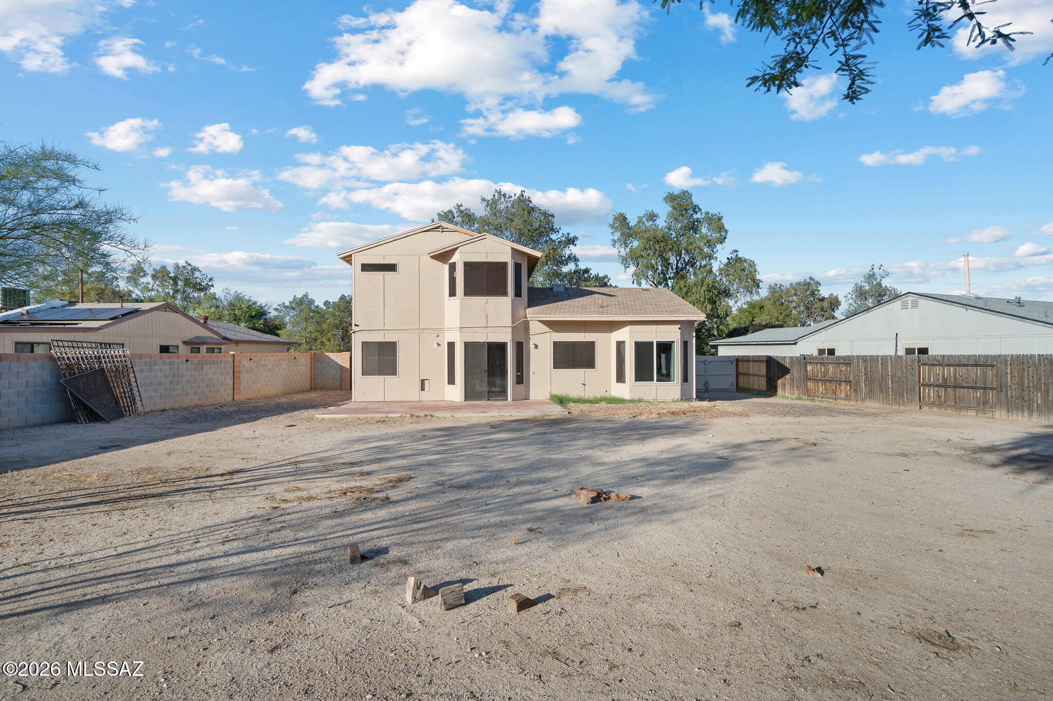 Meadowbrook (270-272, 335-347, 404-409) - Residential