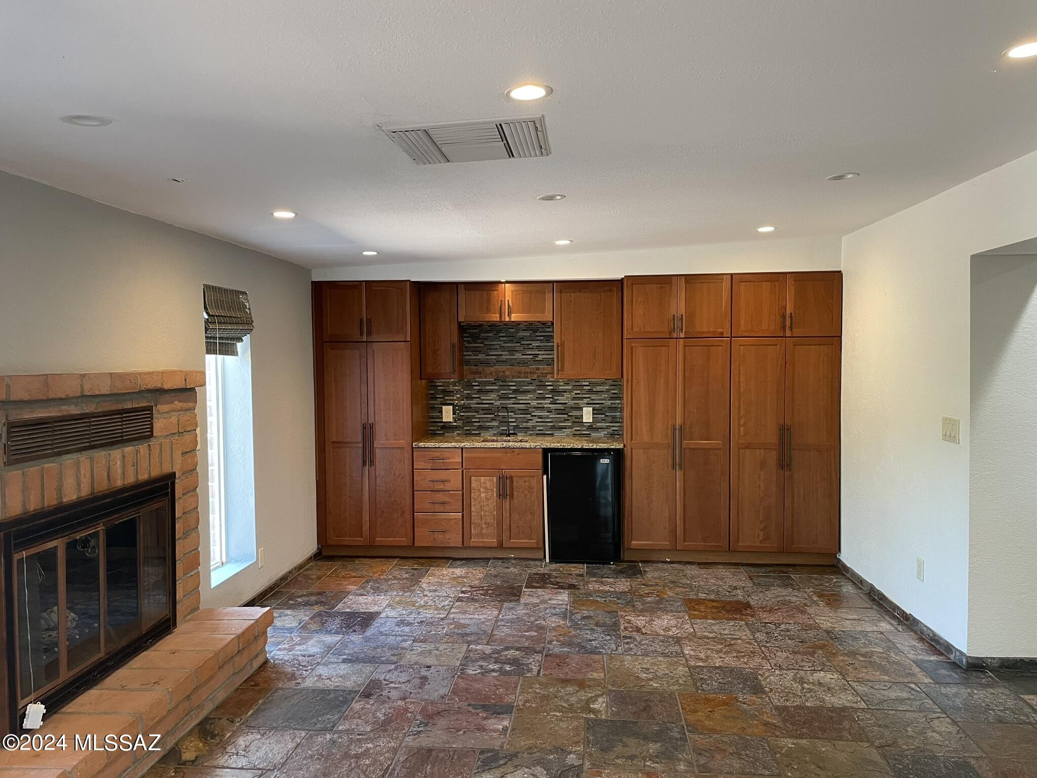 La Buena Vida Estates (74-110) - Residential Lease
