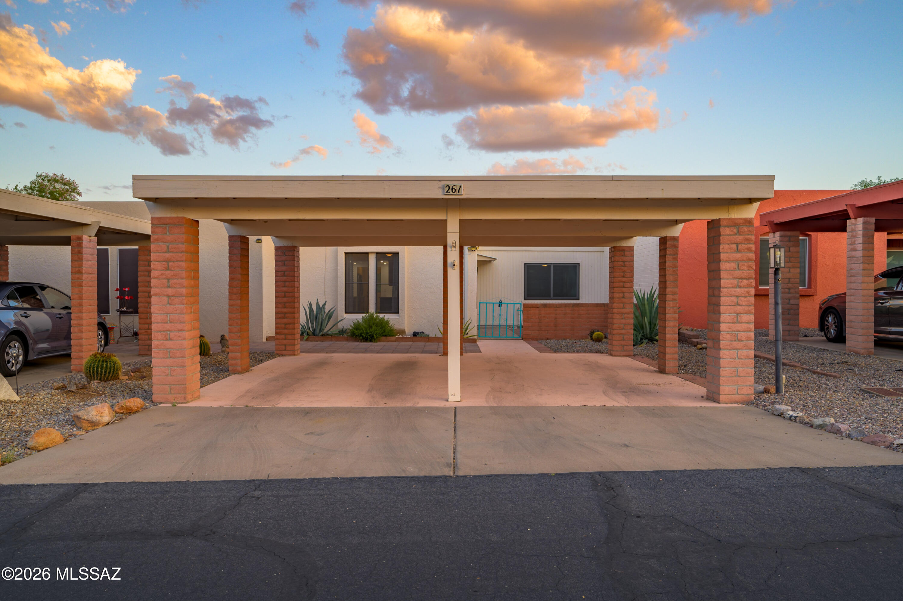 Green Valley Townhouses NO.7 - Residential