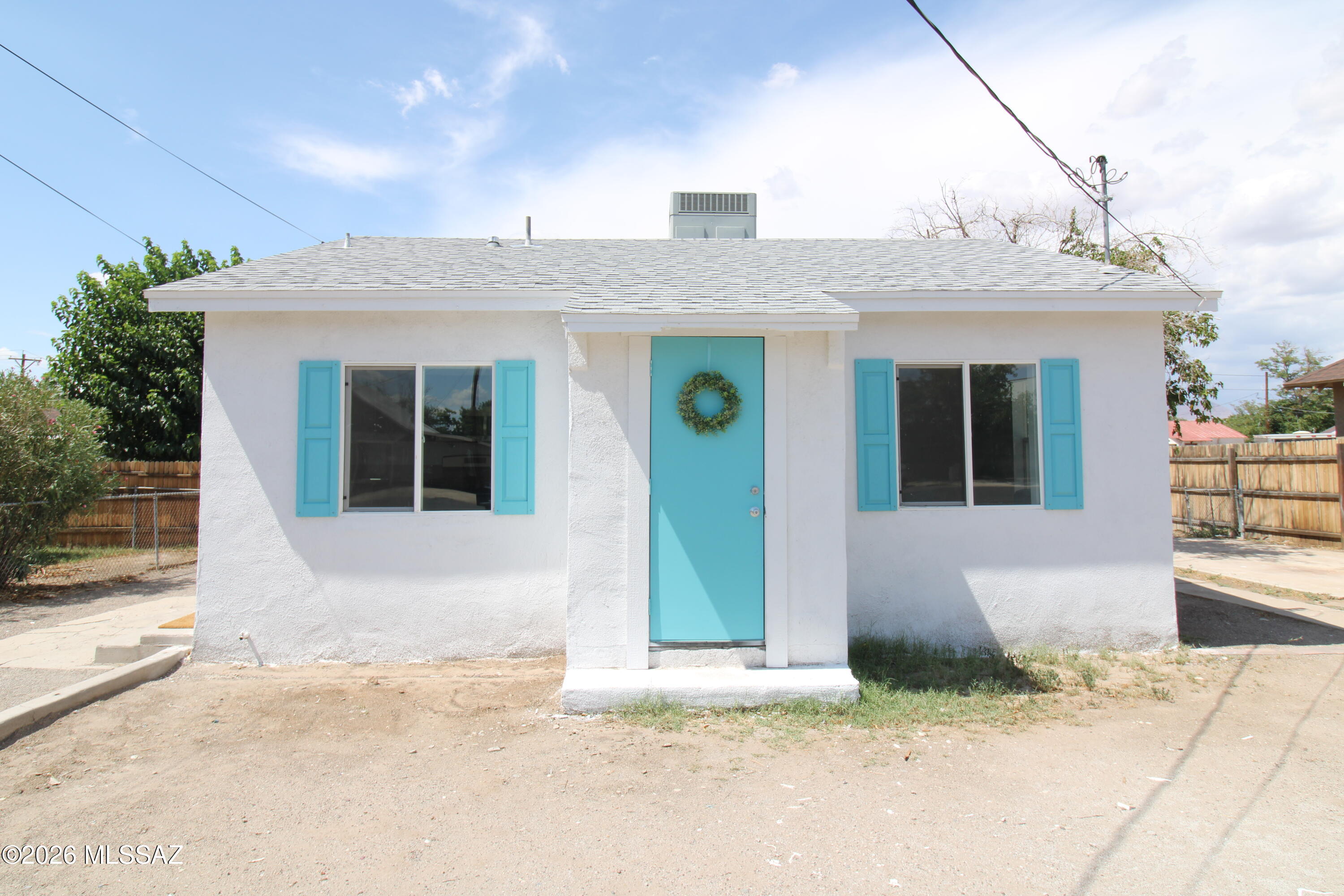 Charming 2 bedroom home in the heart of Safford, within close walking distance of the Safford Pool, Firth Park, Main Street, and more! The front yard features two off-street parking spaces and a wide gate to pull vehicles into the back. The back yard features a gazebo, a storage shed, a ''fruit salad'' fruit tree, and plenty of space to customize to your liking. Recent upgrades include a new roof, PEX water lines, and water heater in 2025, and a brand new gas stove, LVP flooring, and finishes in 2026. Other features include newer dual pane windows, fresh stucco and paint, new baseboards and trim, granite countertops, and bathroom updates.
Comes with 1 year home warranty! Owner/agent.