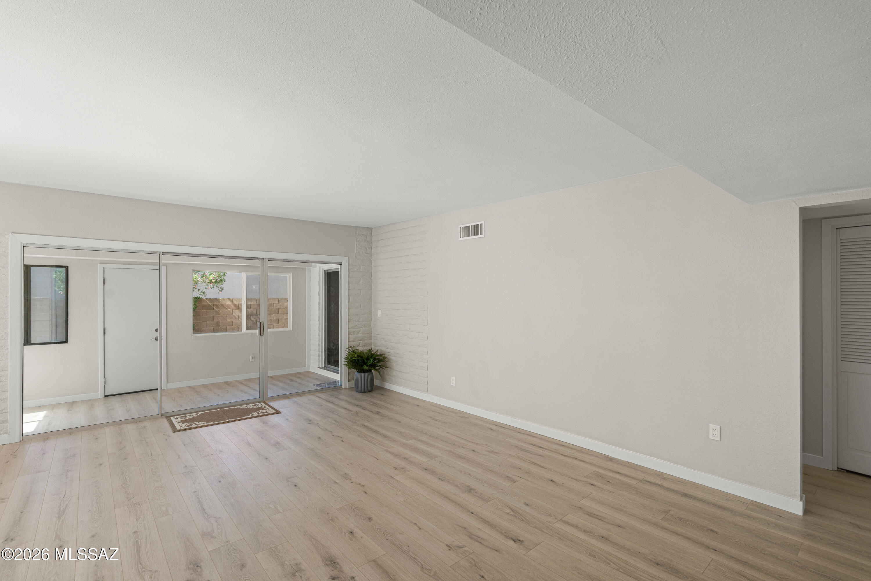 La Serena Townhouses (1-25) - Residential
