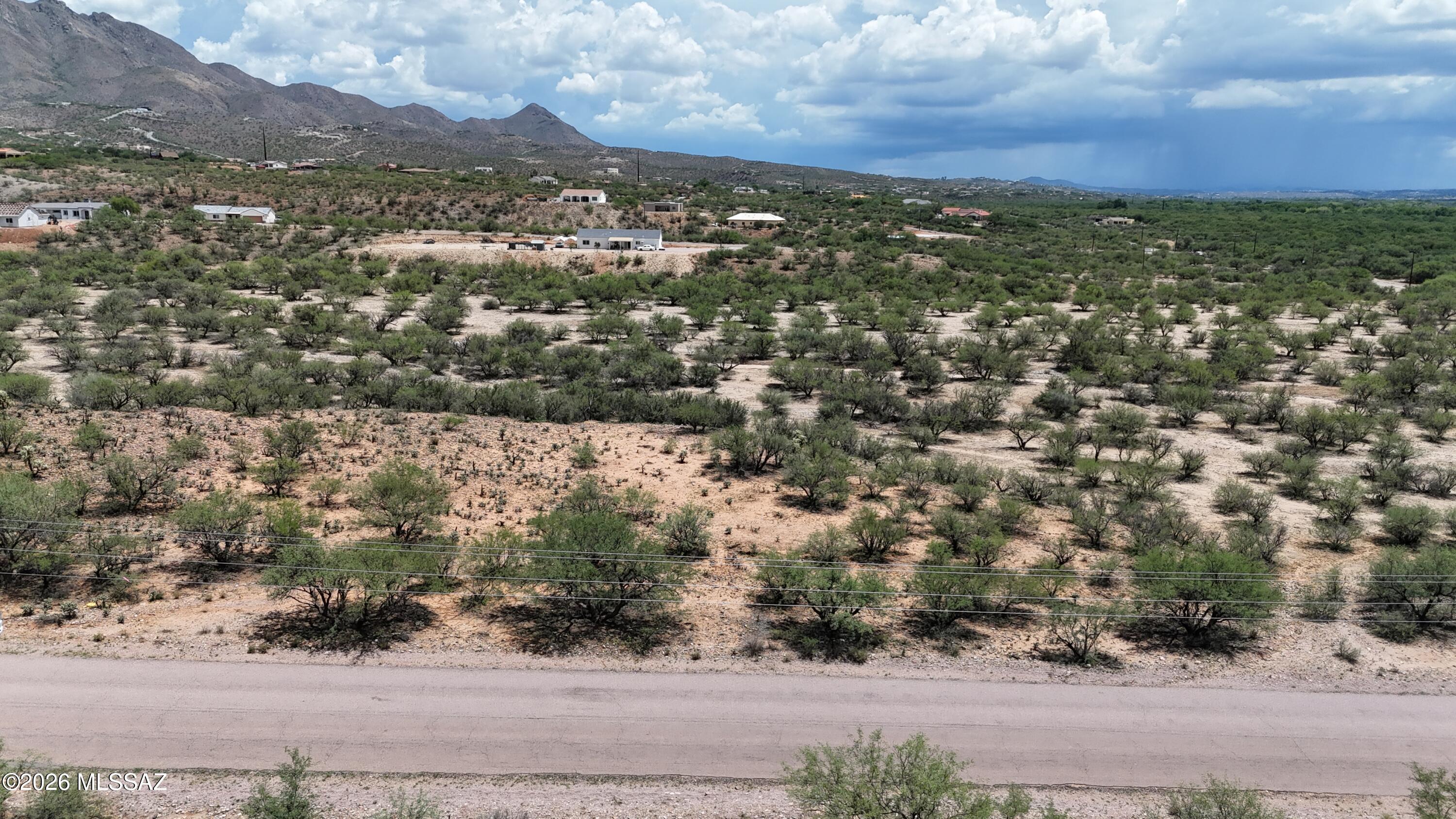 Great location with quick easy access to the Palo Parado I-19 exit.  Minimal grading required, Electric at the street, water being verified but it should be there.  Once I get the verification back from the water company I will upload under the documents tab.