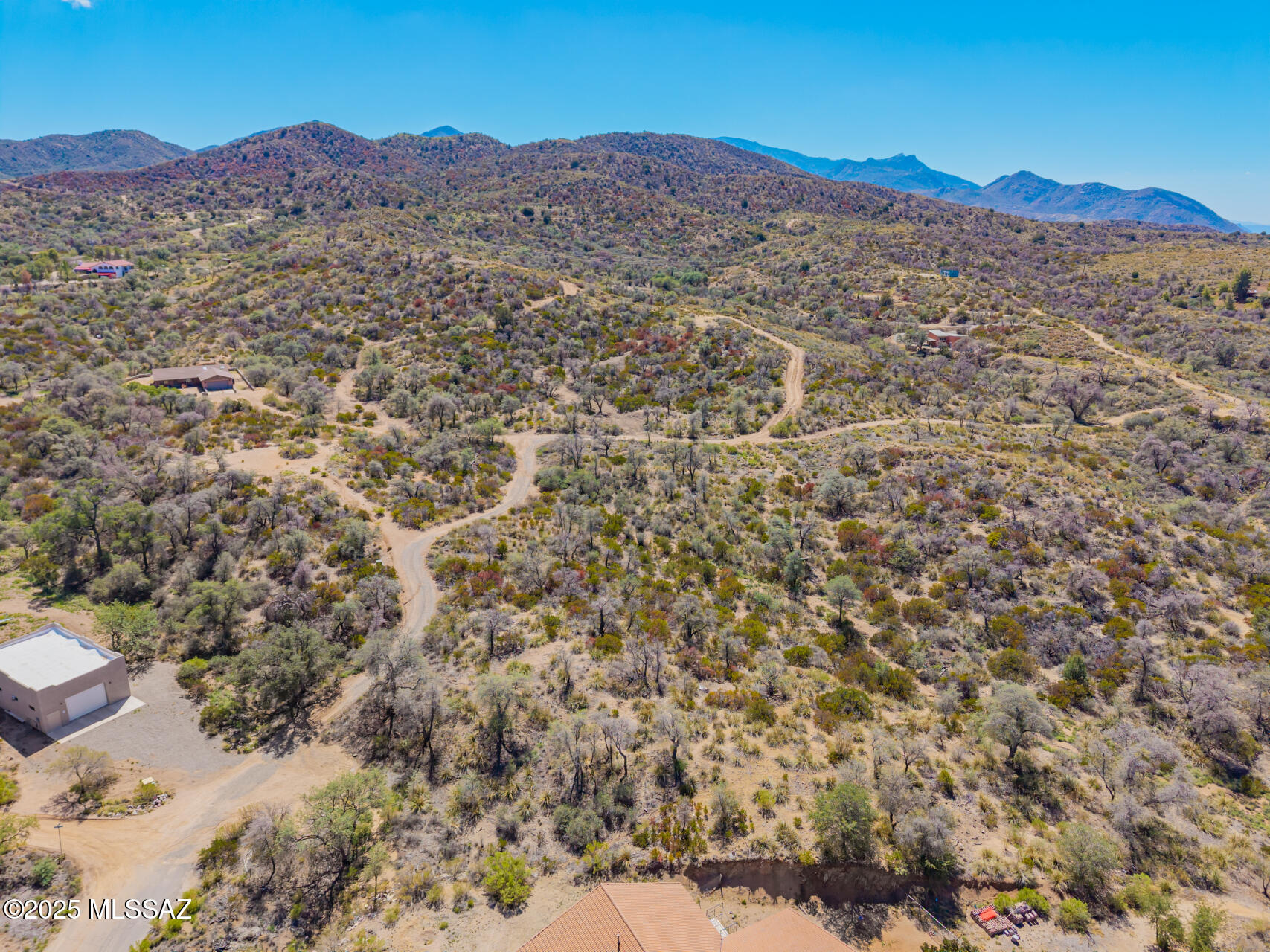 2.5 acres in the oaks and boulders of Oracle. Build your dream home and build another one next door. National Forest is within walking distance. Property sits at 4800 ft elevation