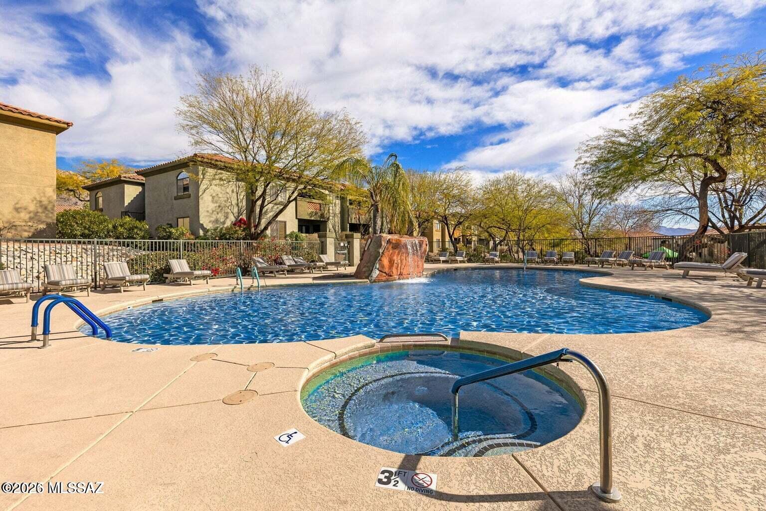 Veranda at Ventana Condominiums - Residential