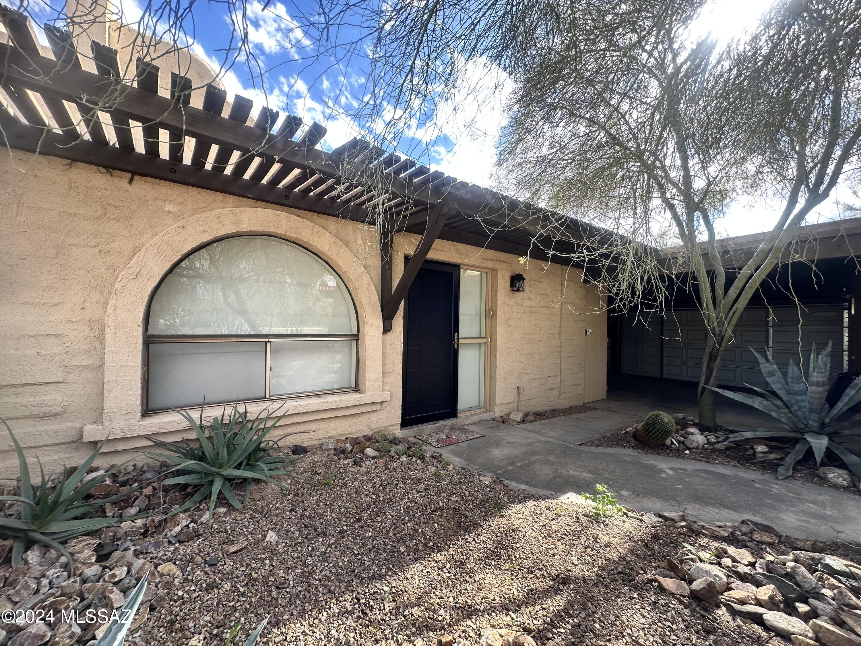 Pueblo Villas - Residential Lease