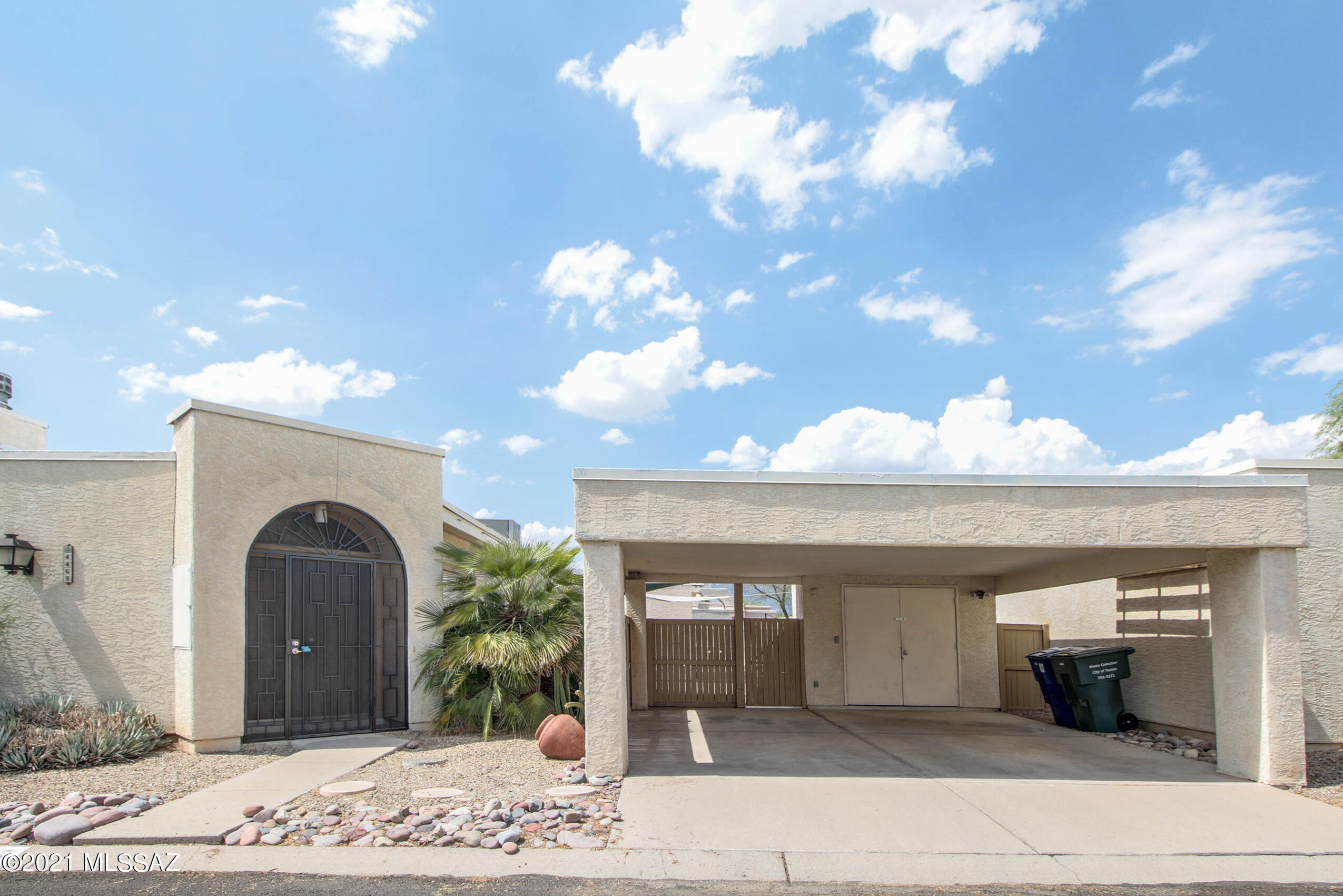 Charming 2bed/2bath centrally located townhouse. Has a large private yard and a 2 car carport. Please call to schedule a showing!!!