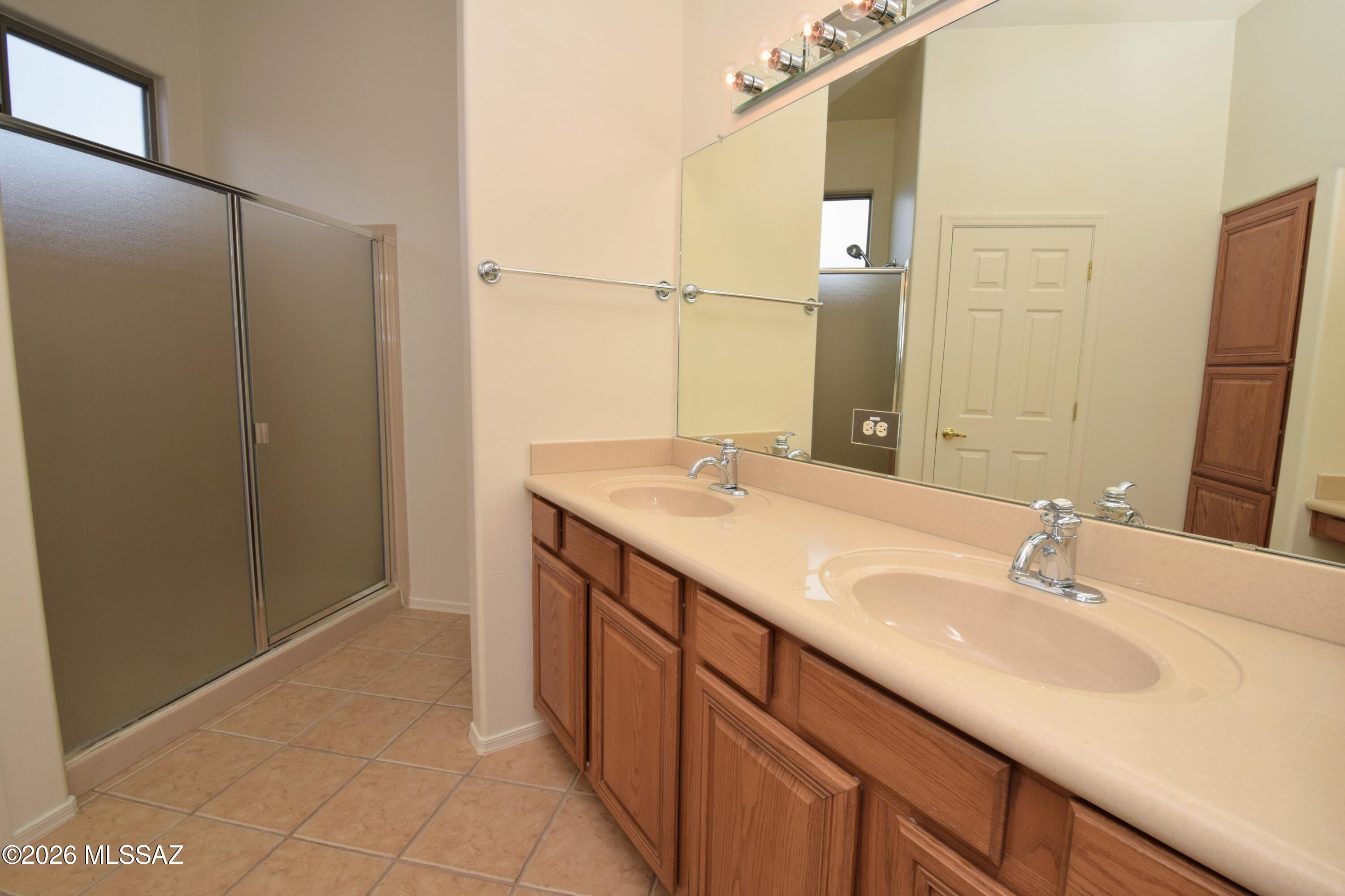 Los Morteros Est. (1-32) - Residential Lease