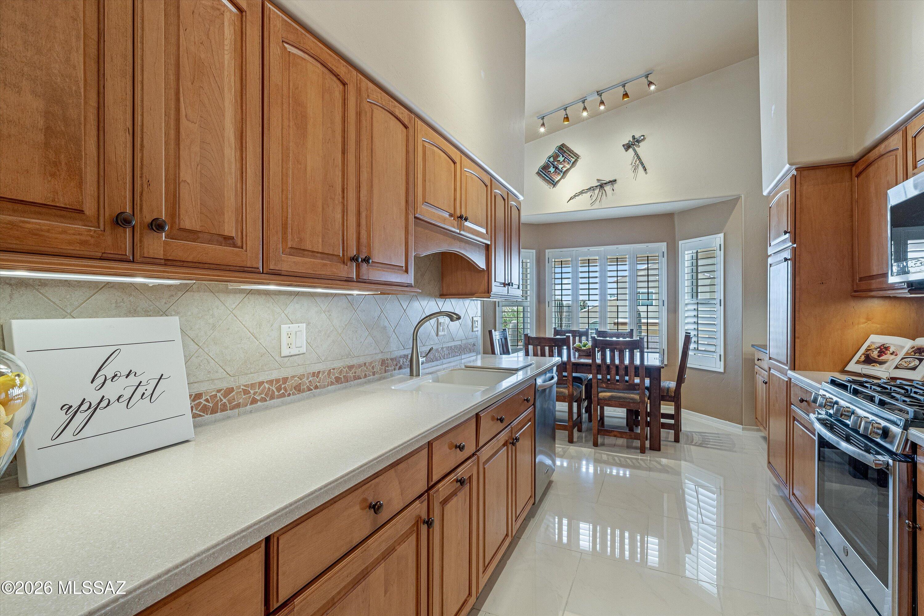 Thornydale Terrace(1-104) - Residential