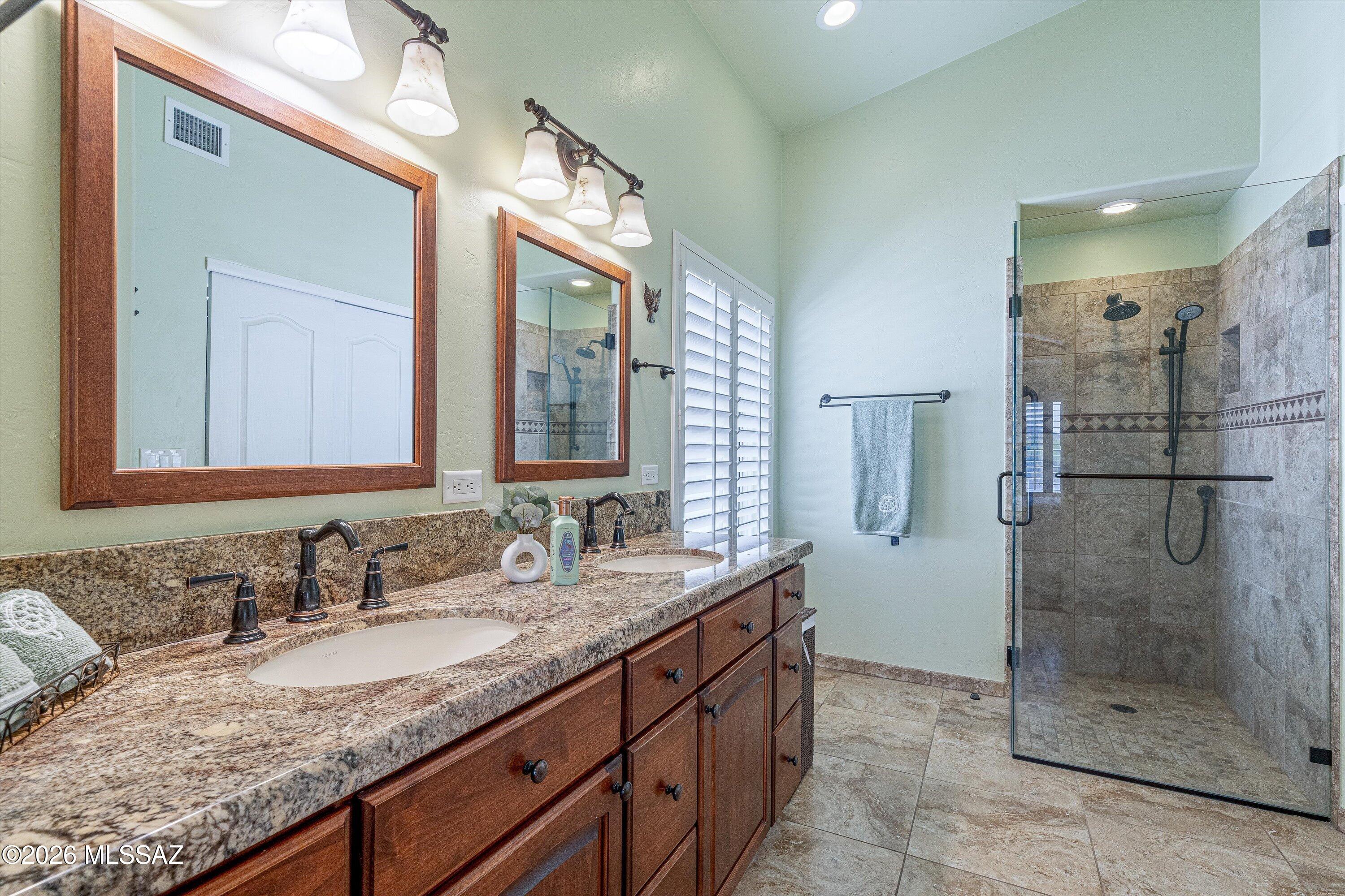 Thornydale Terrace(1-104) - Residential