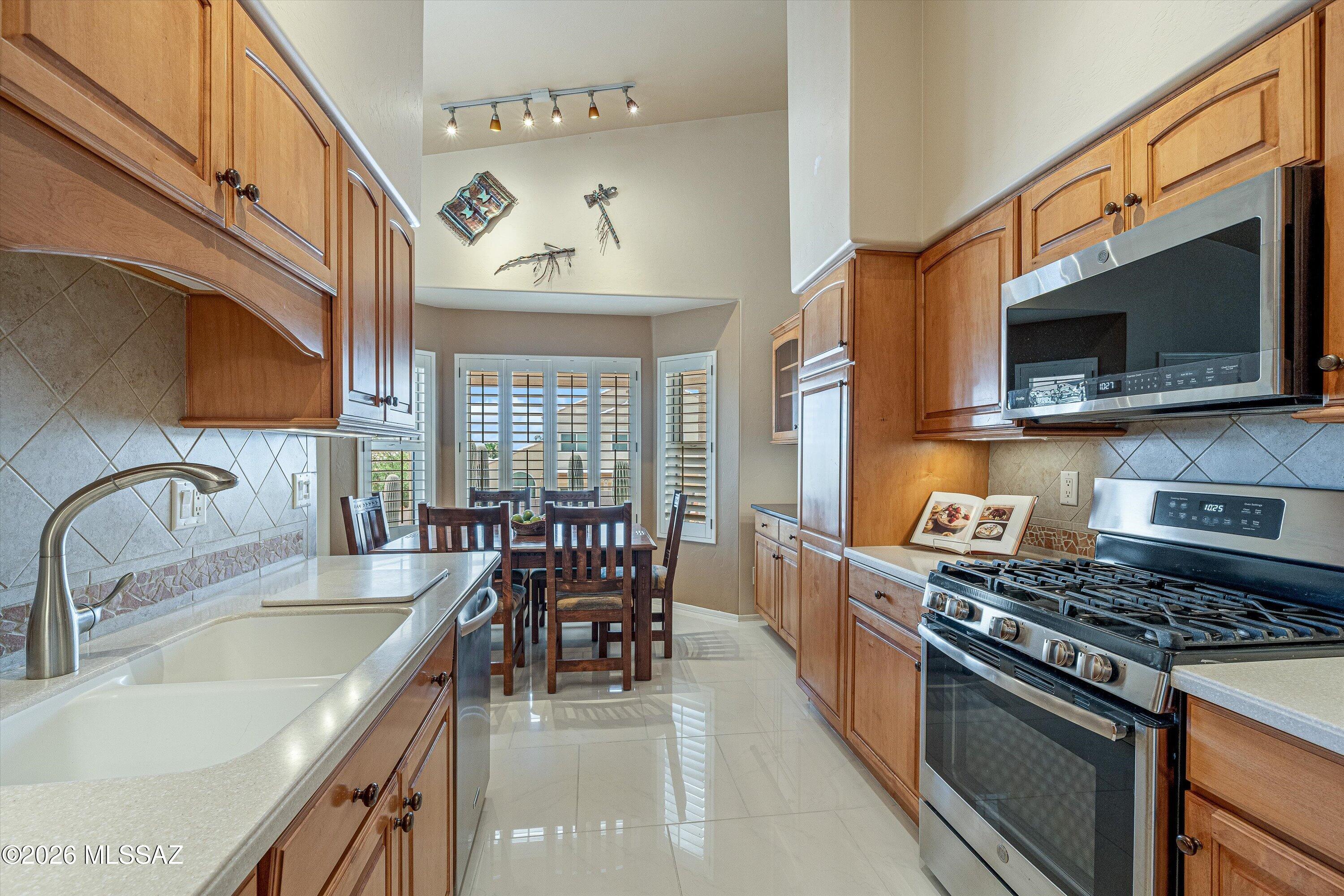 Thornydale Terrace(1-104) - Residential