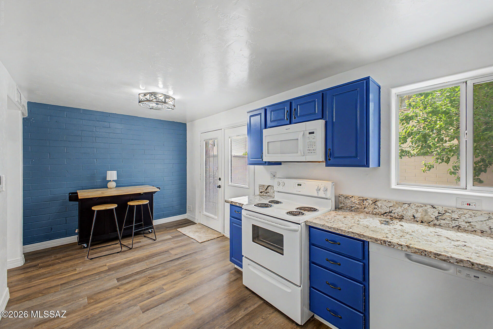 Villa Venice Condos - Residential