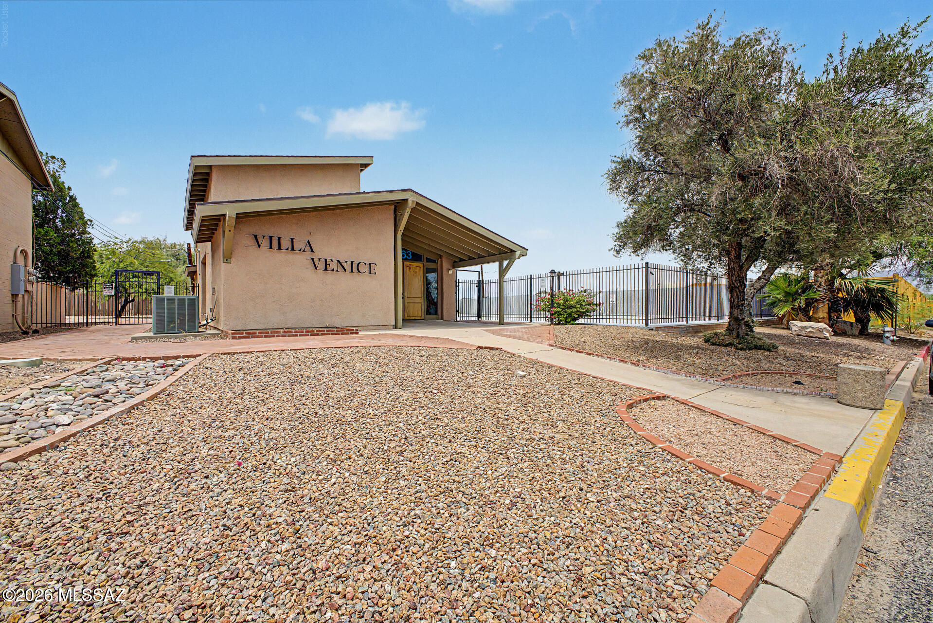 Villa Venice Condos - Residential