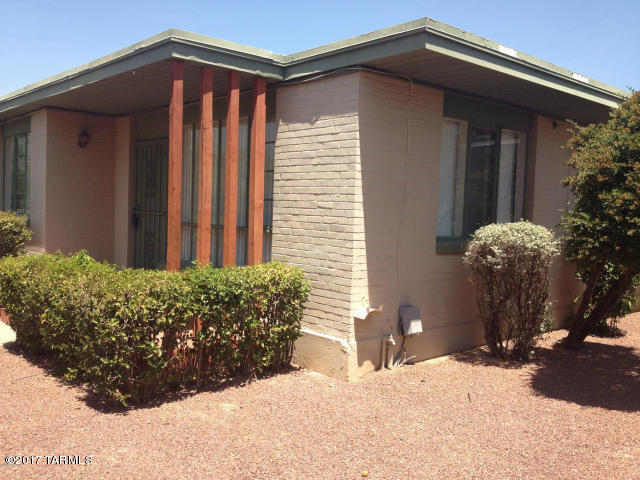 Country Club Manor Condos (1-51) - Residential Lease
