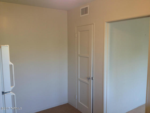 Country Club Manor Condos (1-51) - Residential Lease