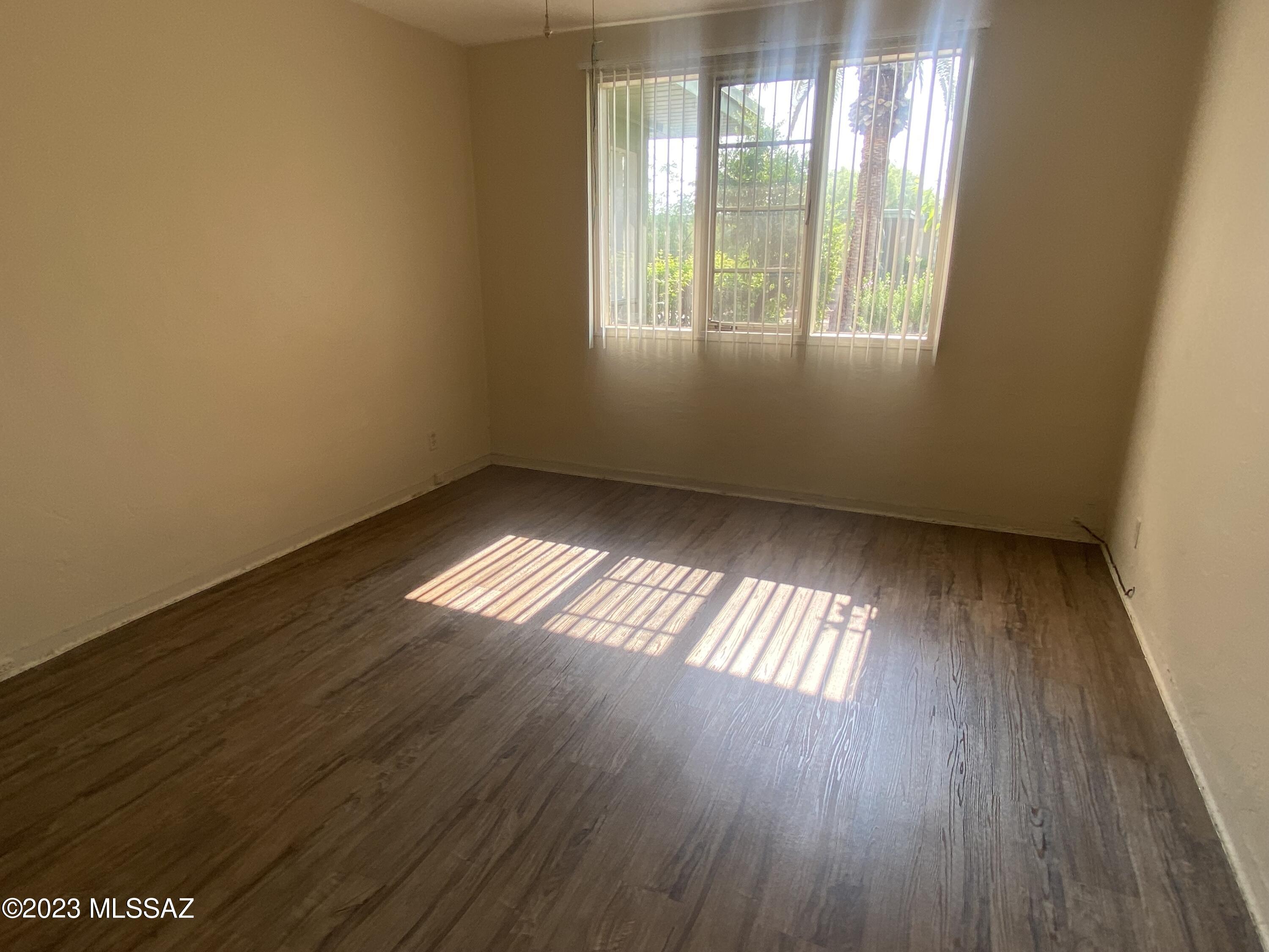 Country Club Manor Condos (1-51) - Residential Lease