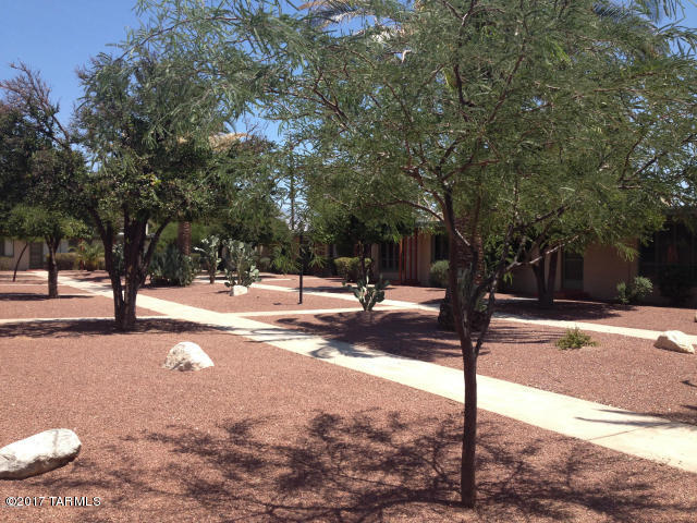 Country Club Manor Condos (1-51) - Residential Lease