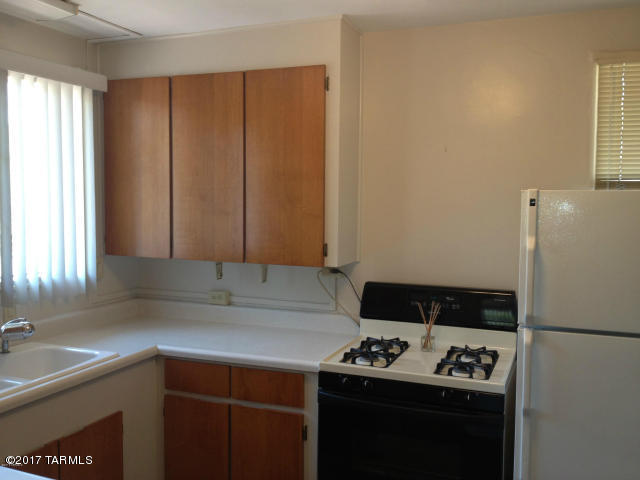 Country Club Manor Condos (1-51) - Residential Lease