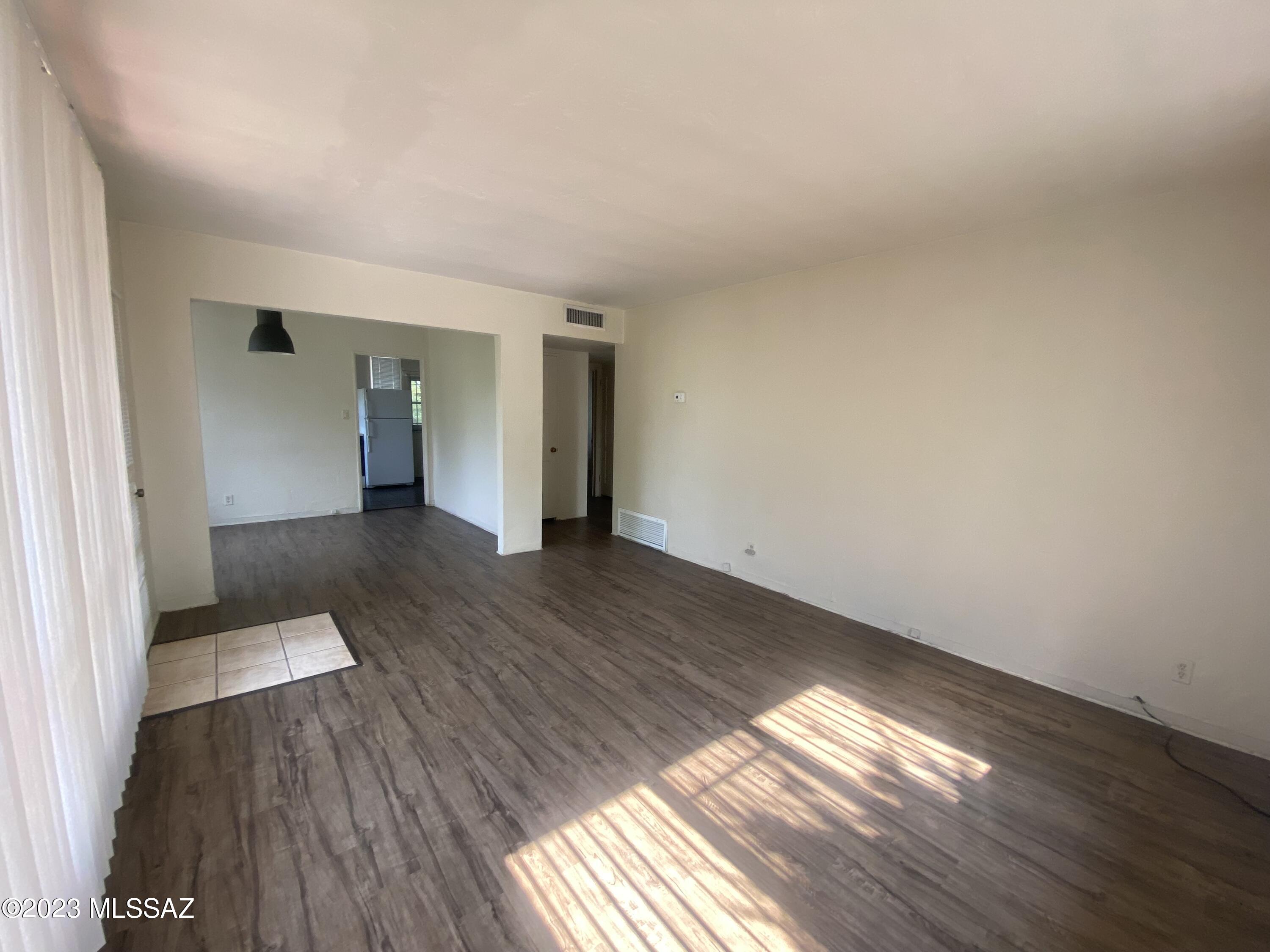 Country Club Manor Condos (1-51) - Residential Lease