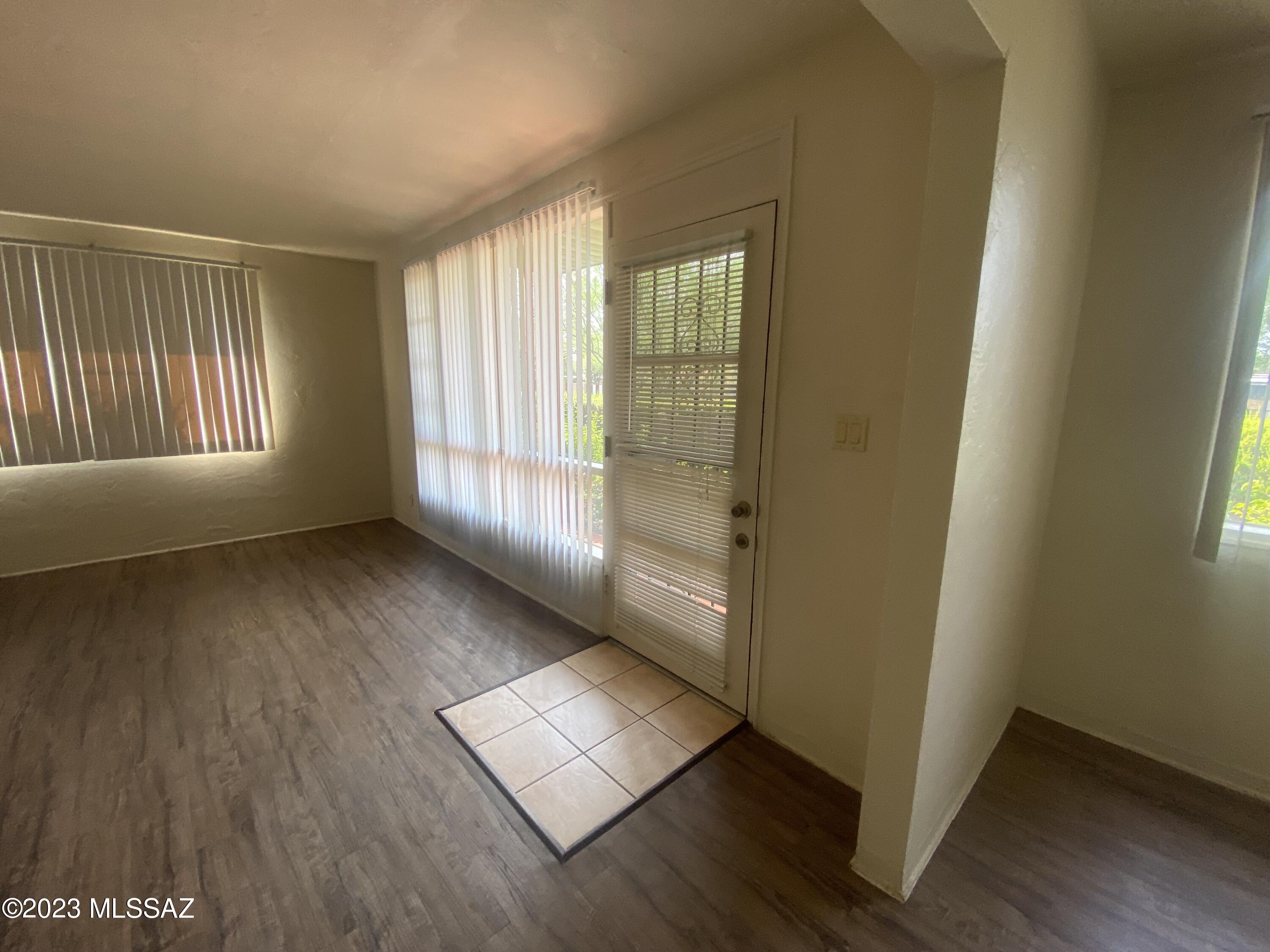 Country Club Manor Condos (1-51) - Residential Lease
