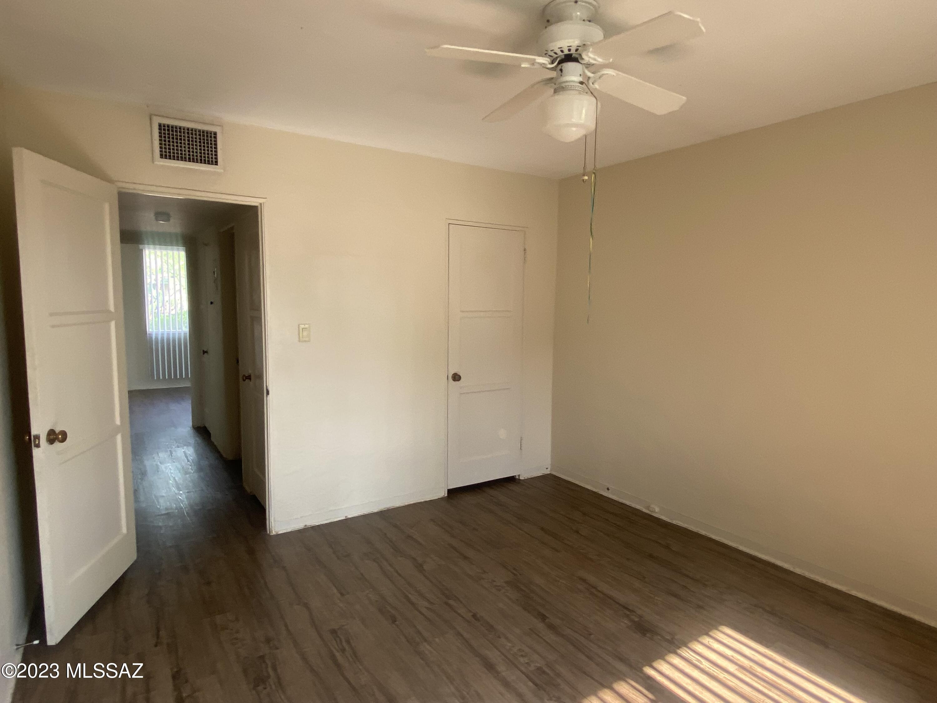 Country Club Manor Condos (1-51) - Residential Lease