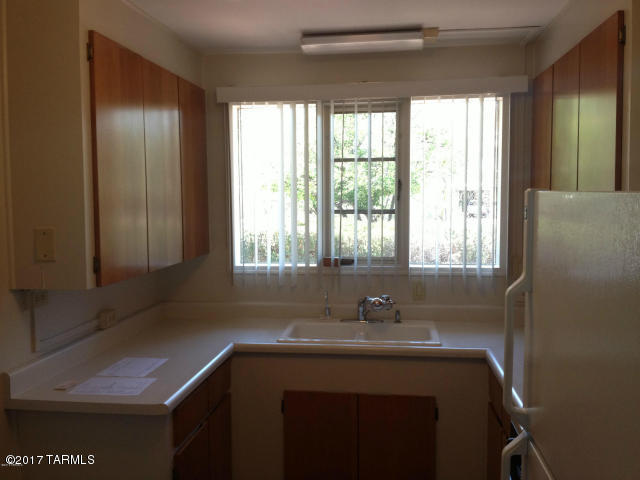 Country Club Manor Condos (1-51) - Residential Lease
