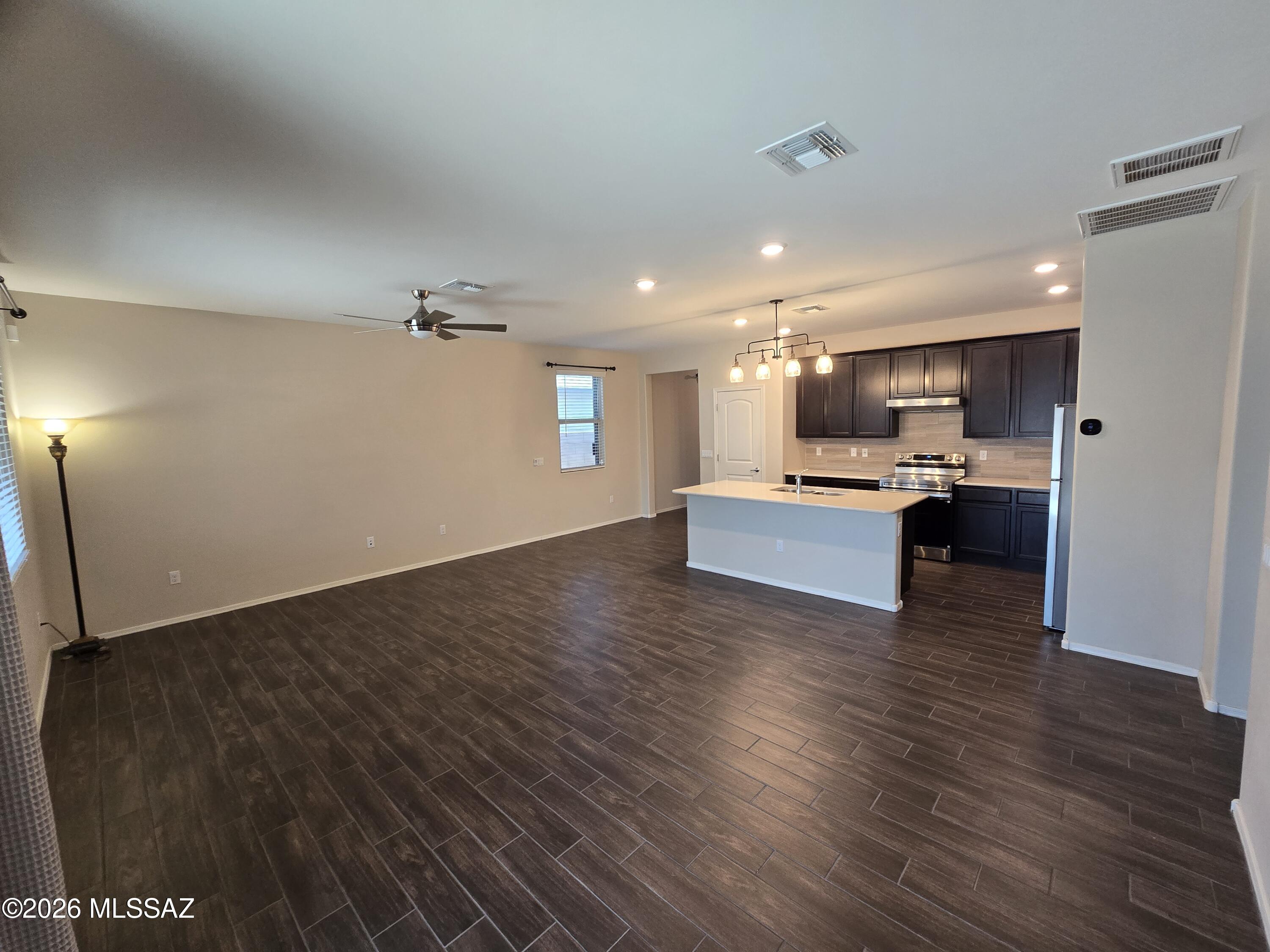 Desert Point 2 - Residential Lease