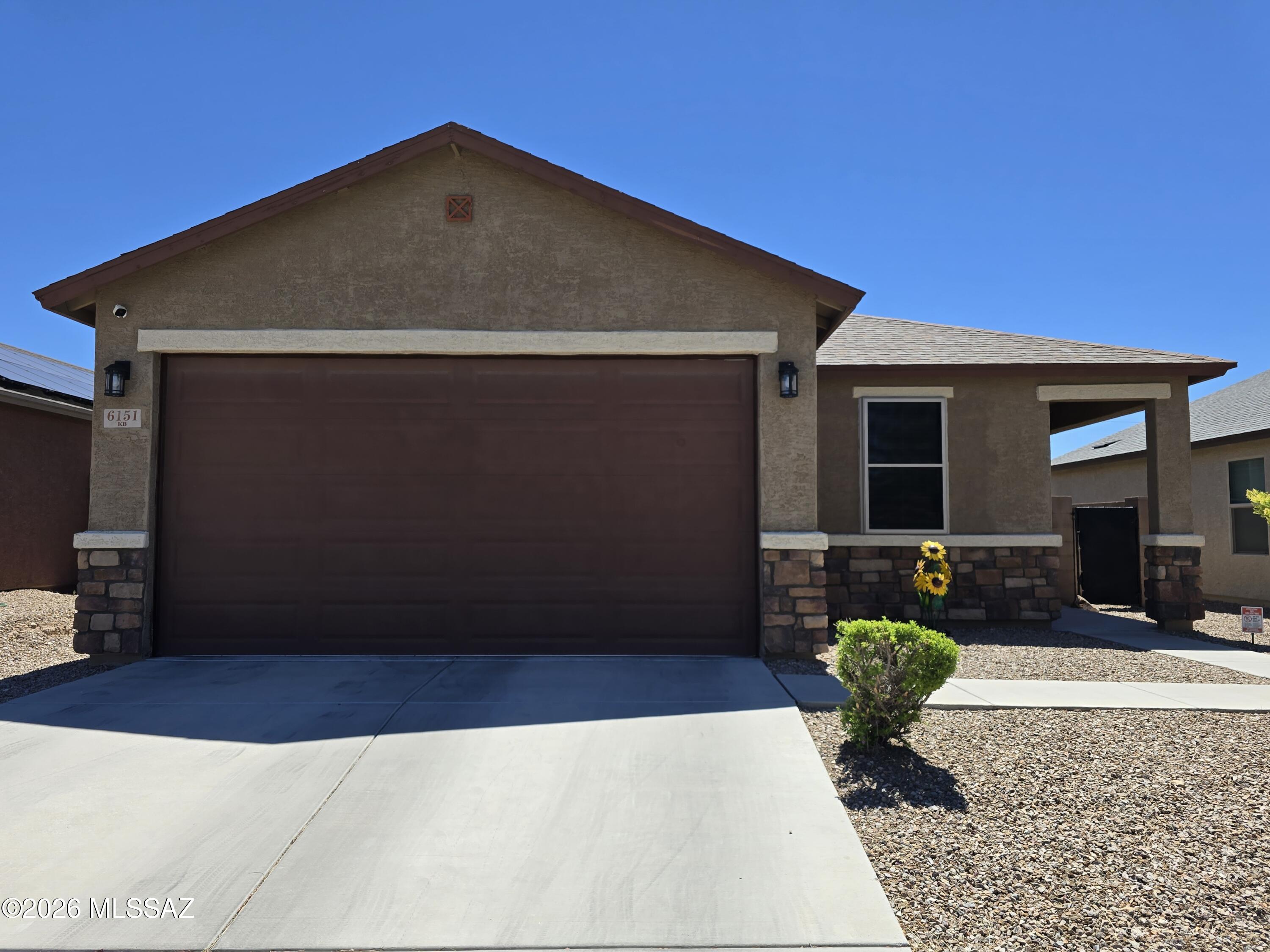 Desert Point 2 - Residential Lease
