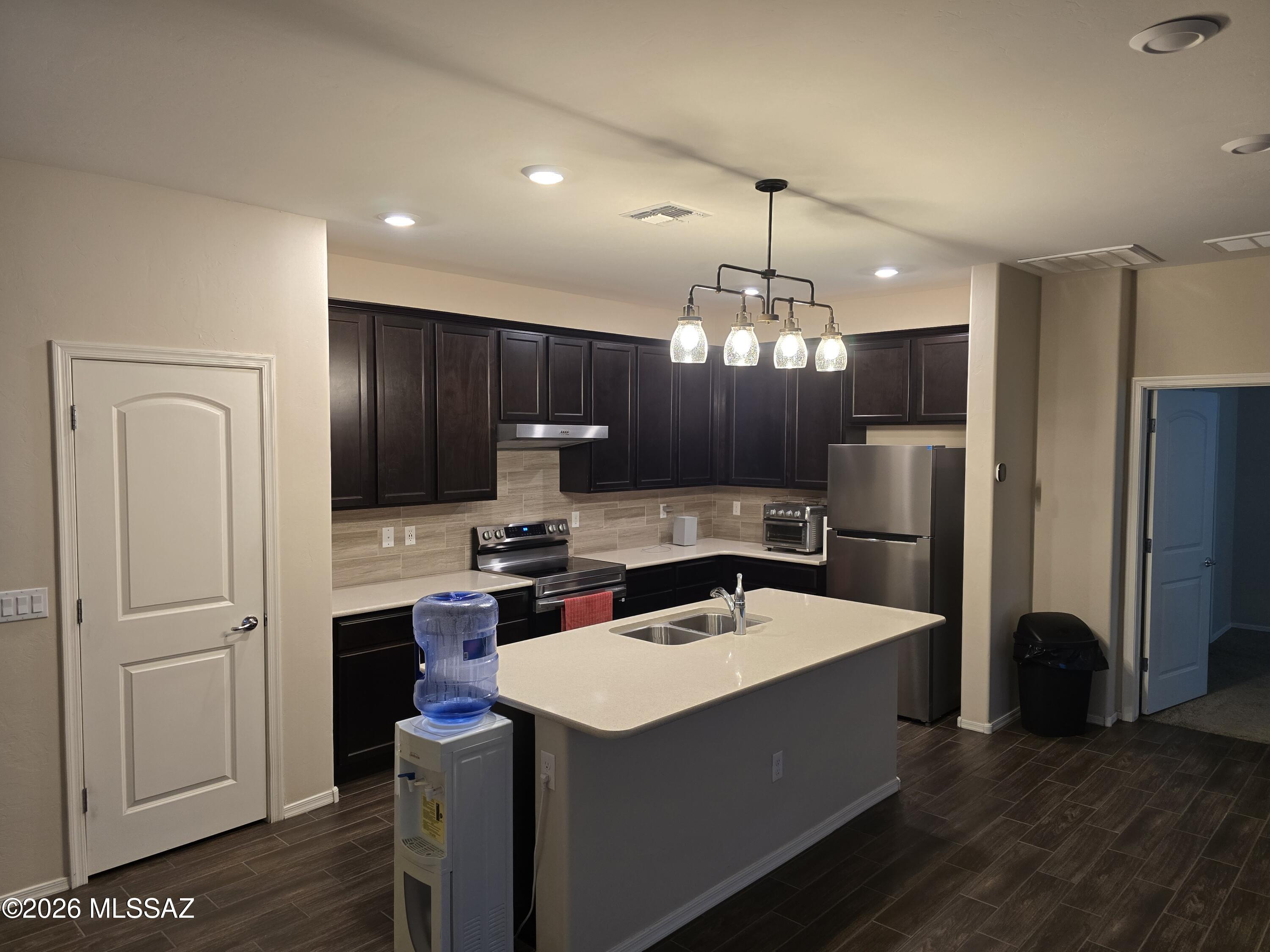 Desert Point 2 - Residential Lease