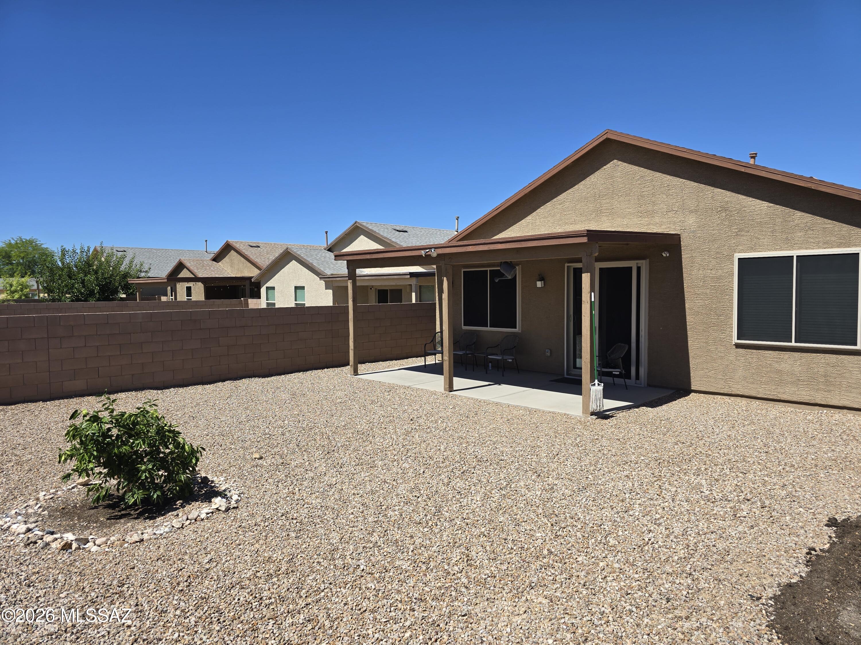 Desert Point 2 - Residential Lease