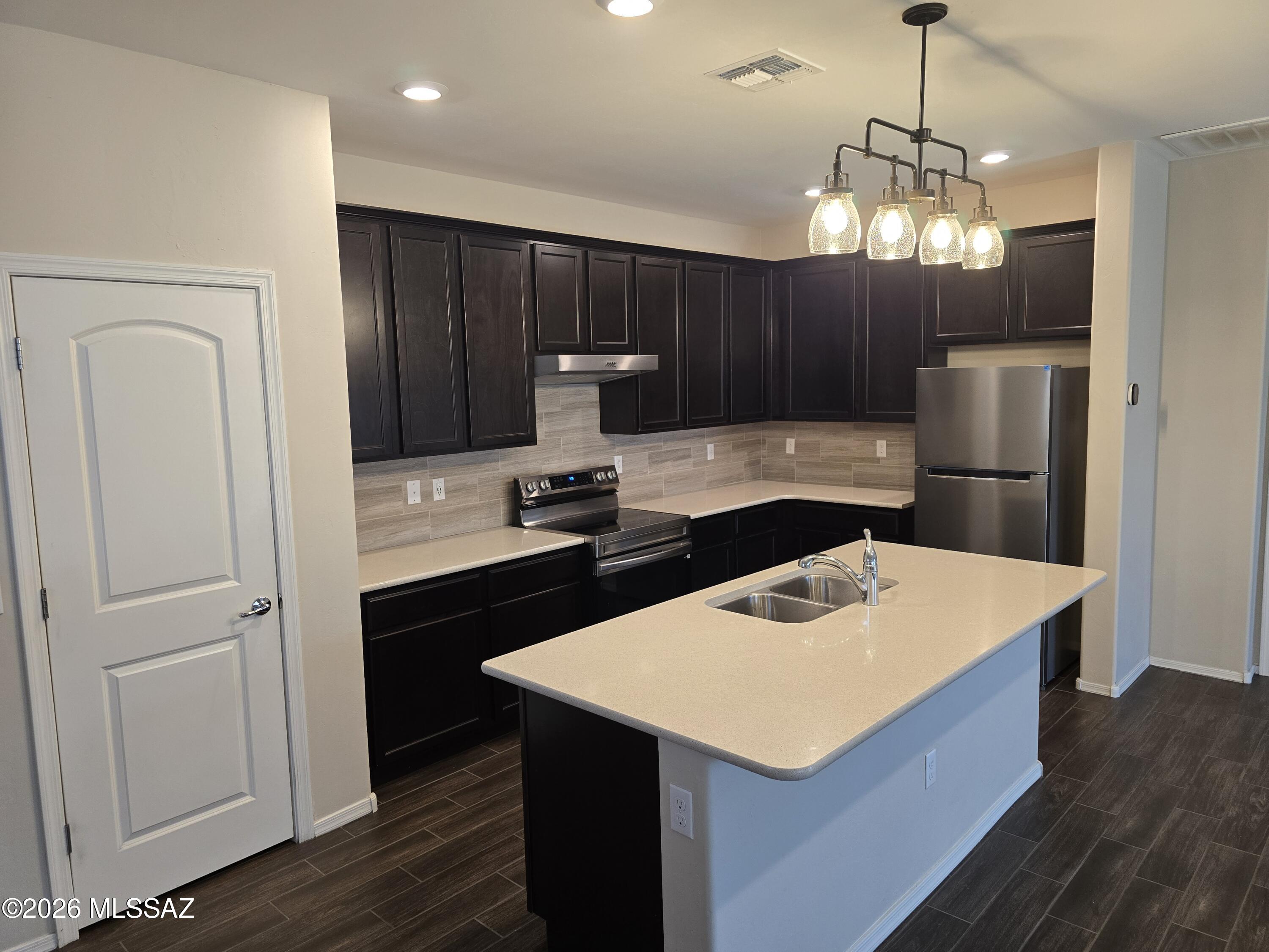 Desert Point 2 - Residential Lease