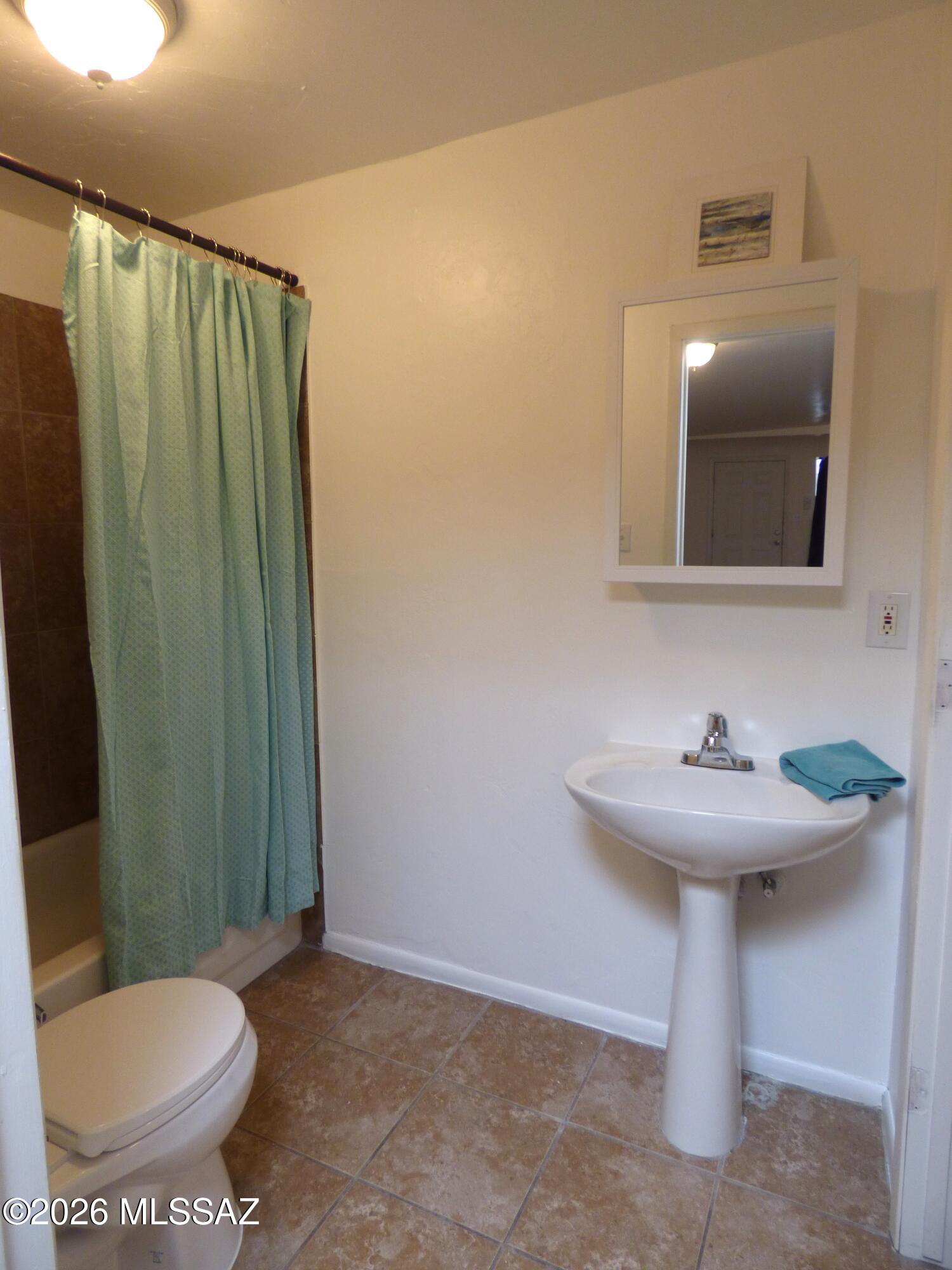 Homes At Irwin Pl (1-12) - Residential Lease