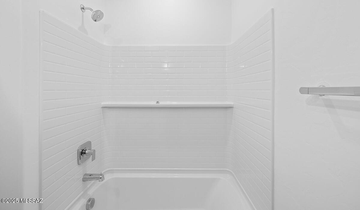 Saguaro Bloom SQ20180540069 - Residential