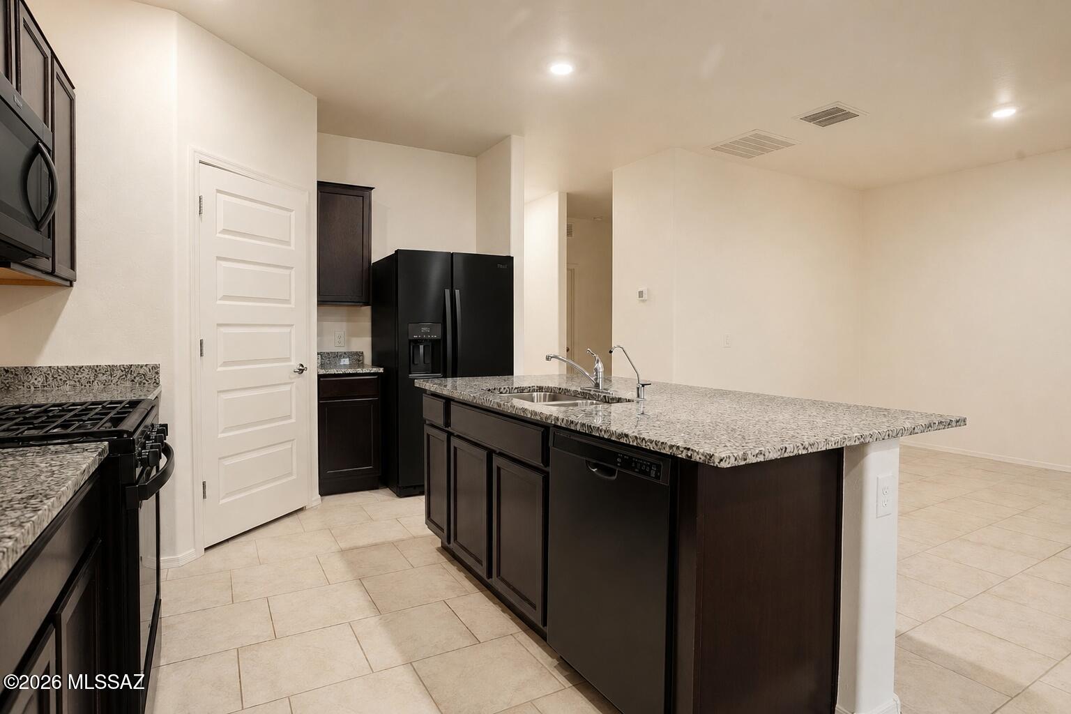 Saguaro Bloom SQ20180540069 - Residential