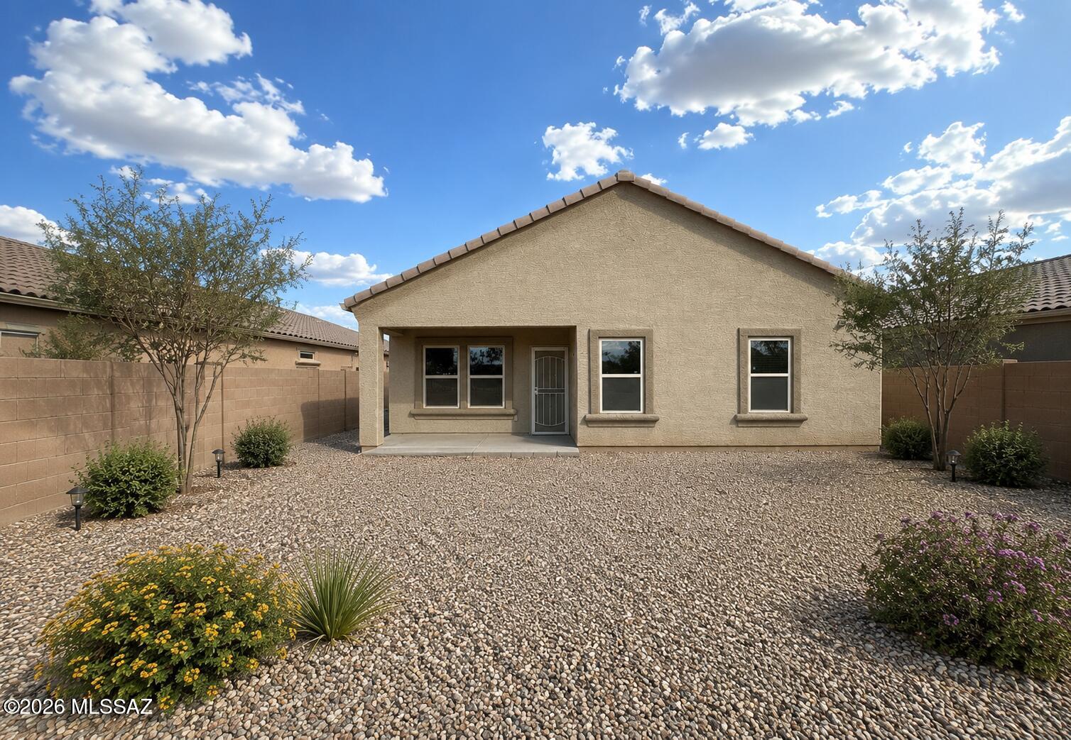 Saguaro Bloom SQ20180540069 - Residential