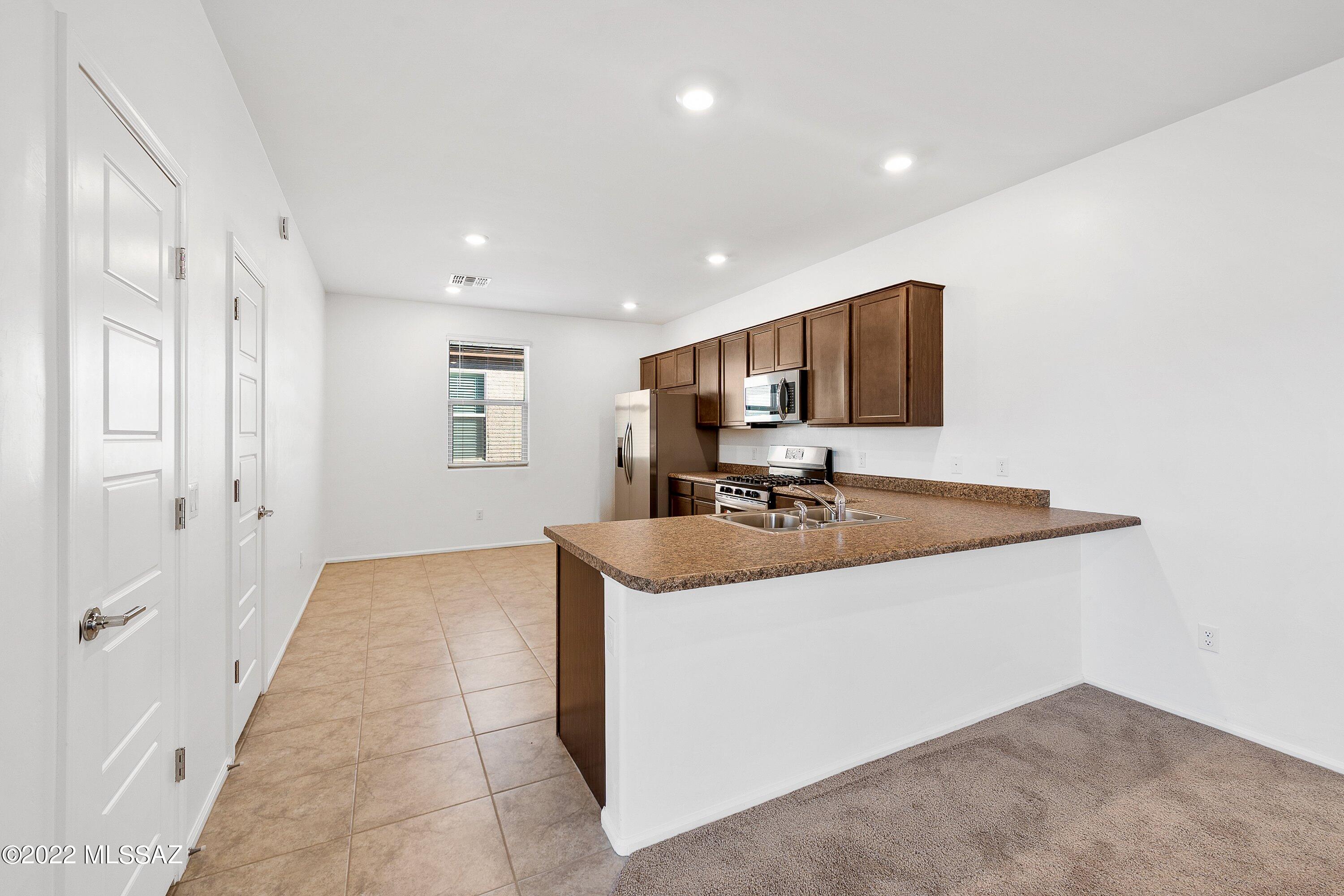Valencia - Residential Lease