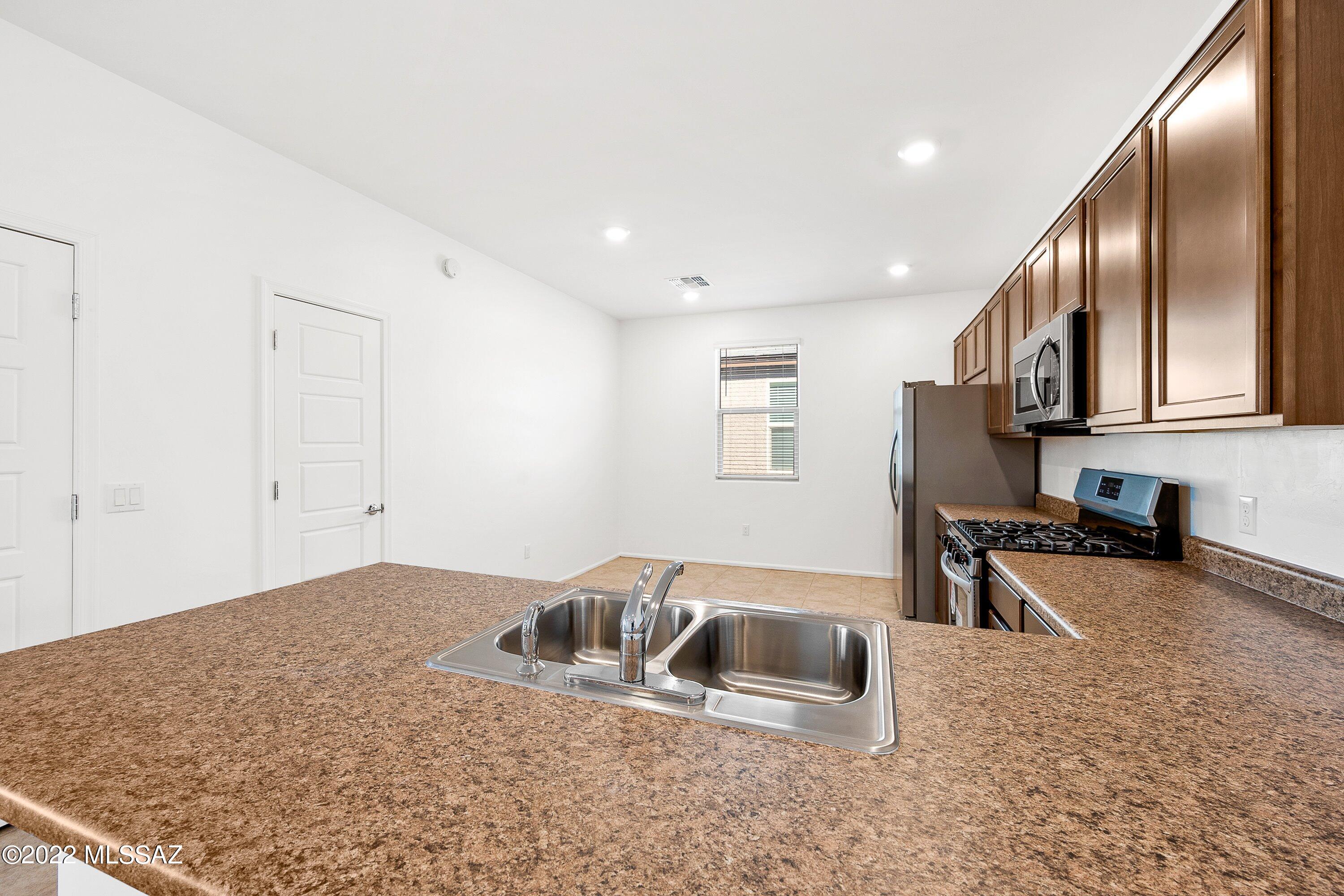 Valencia - Residential Lease