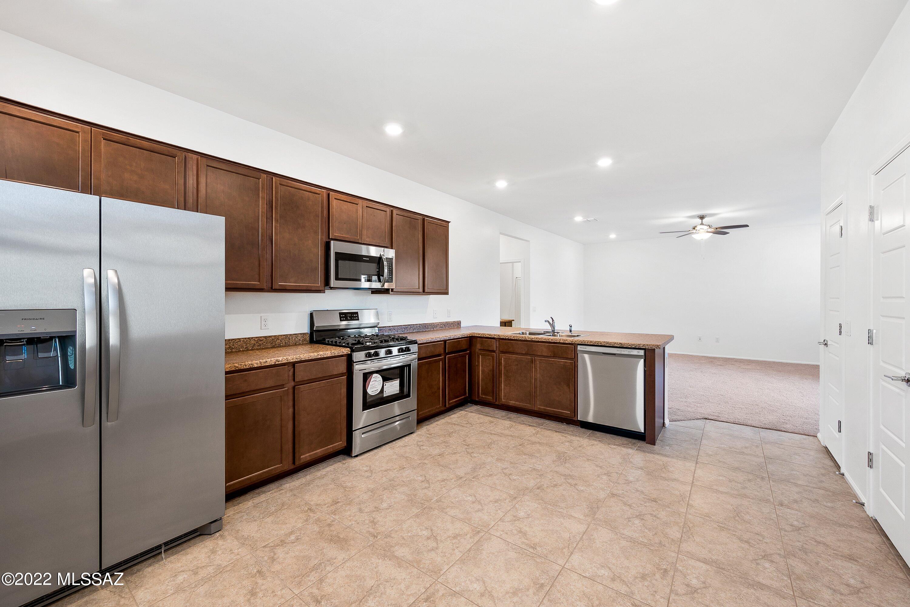 Valencia - Residential Lease