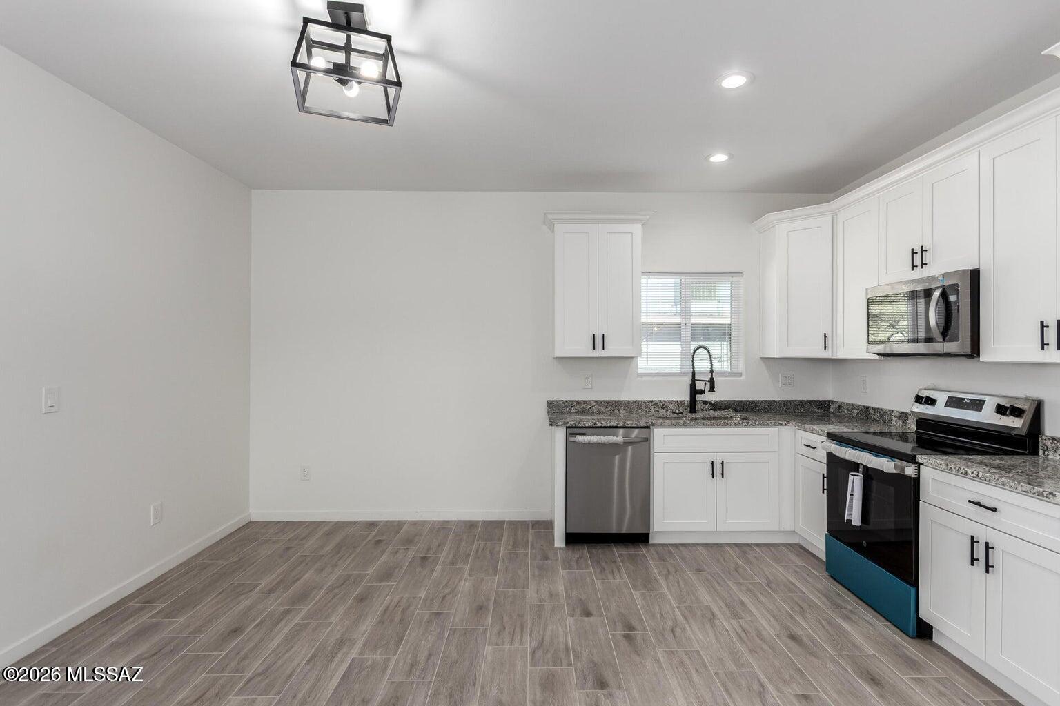 New Tucson Unit NO. 4 (1-203) - Residential