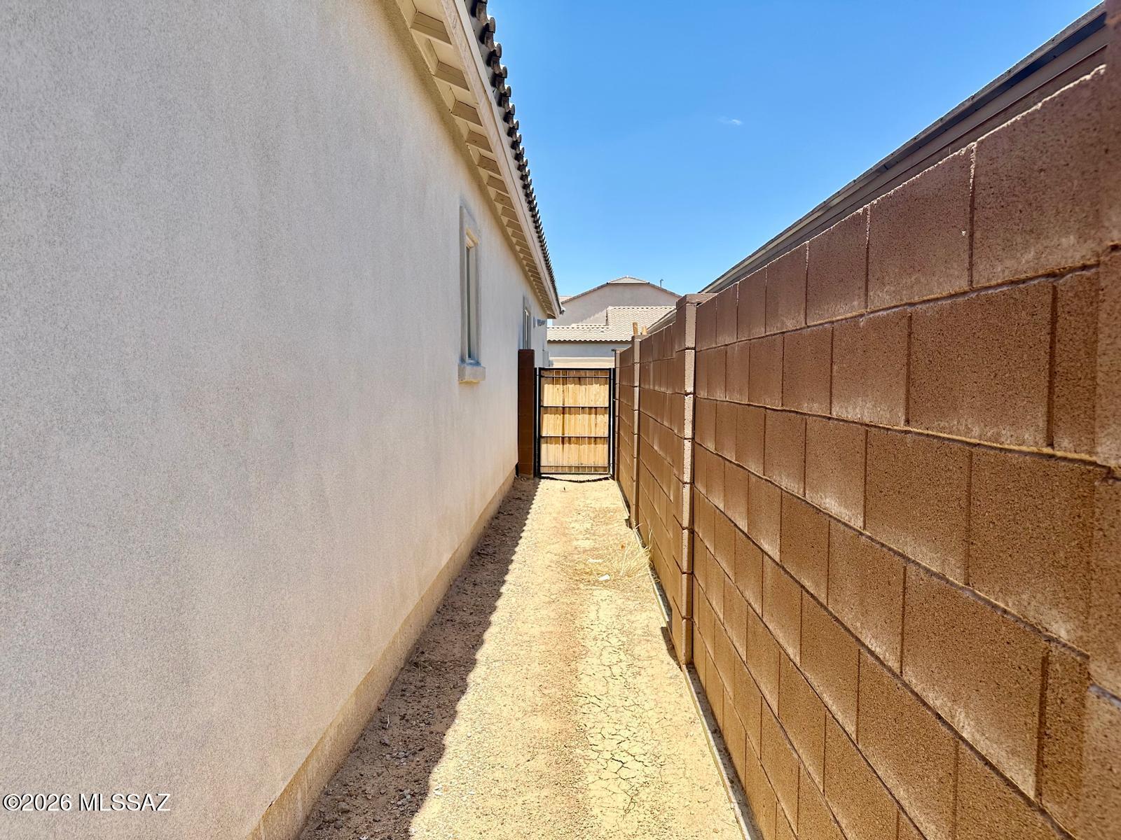 Entrada Del Pueblo - Residential